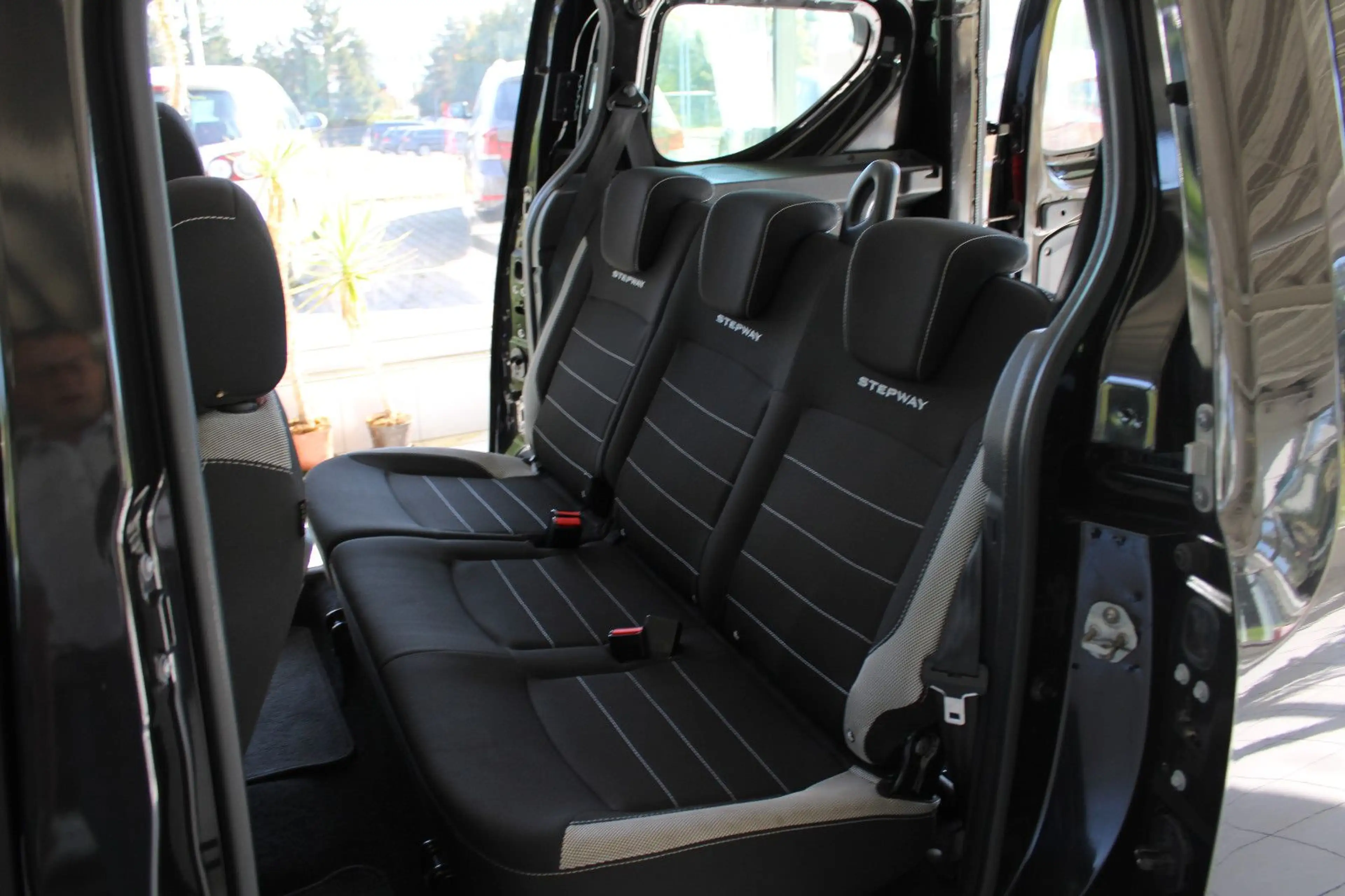 Dacia Dokker Stepway KLIMA SITZHEIZUNG PDC 1.HAND — photo 9