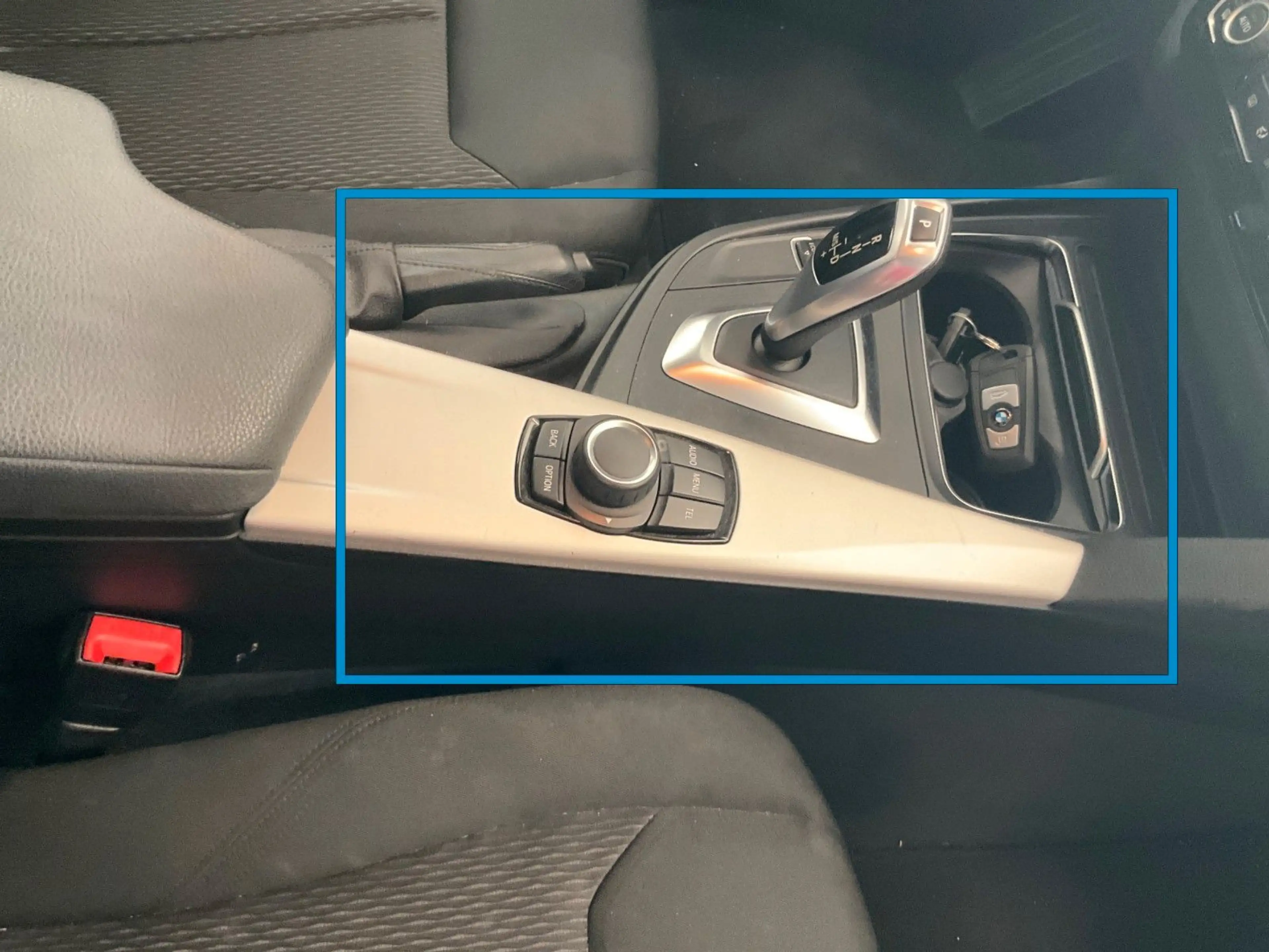 BMW 320 Touring 320 i LED/PDC/SHZ/NAVI — photo 6