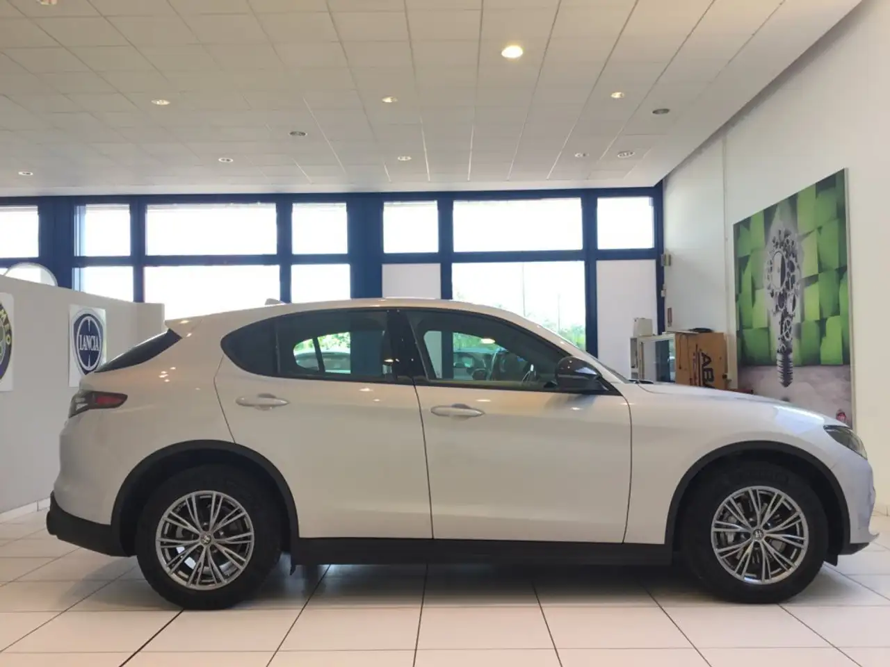 Alfa Romeo Stelvio 2023