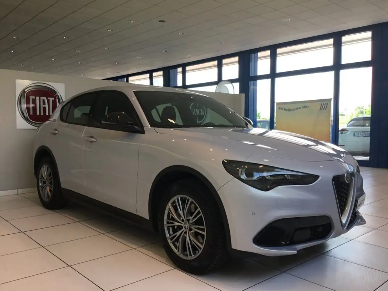 Alfa Romeo Stelvio 2023