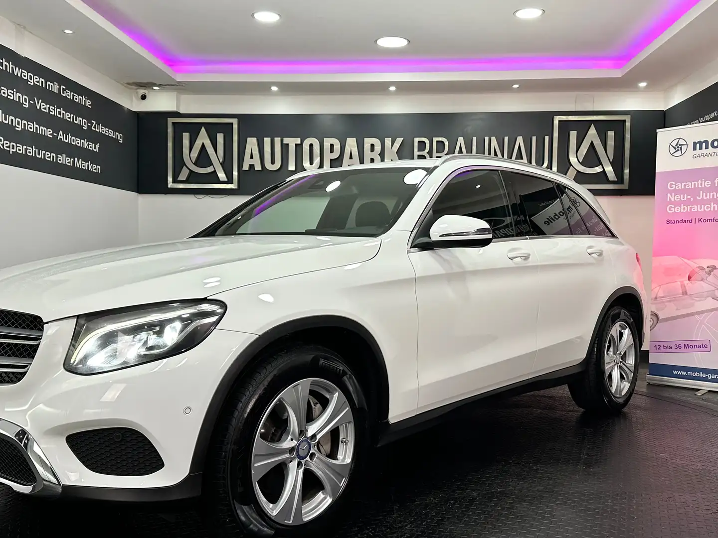 Mercedes-Benz GLC 250 d 4Matic Exclusive Aut. *AMG-LINE*LED*AHK* Weiß - 2