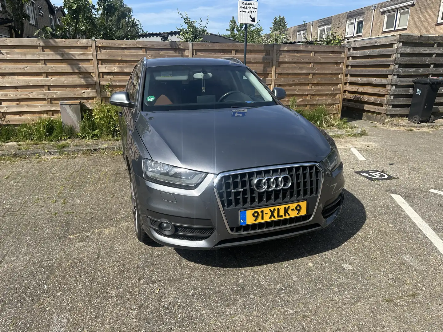 Audi Q3 2.0 TFSI q. Pro Line Grijs - 1