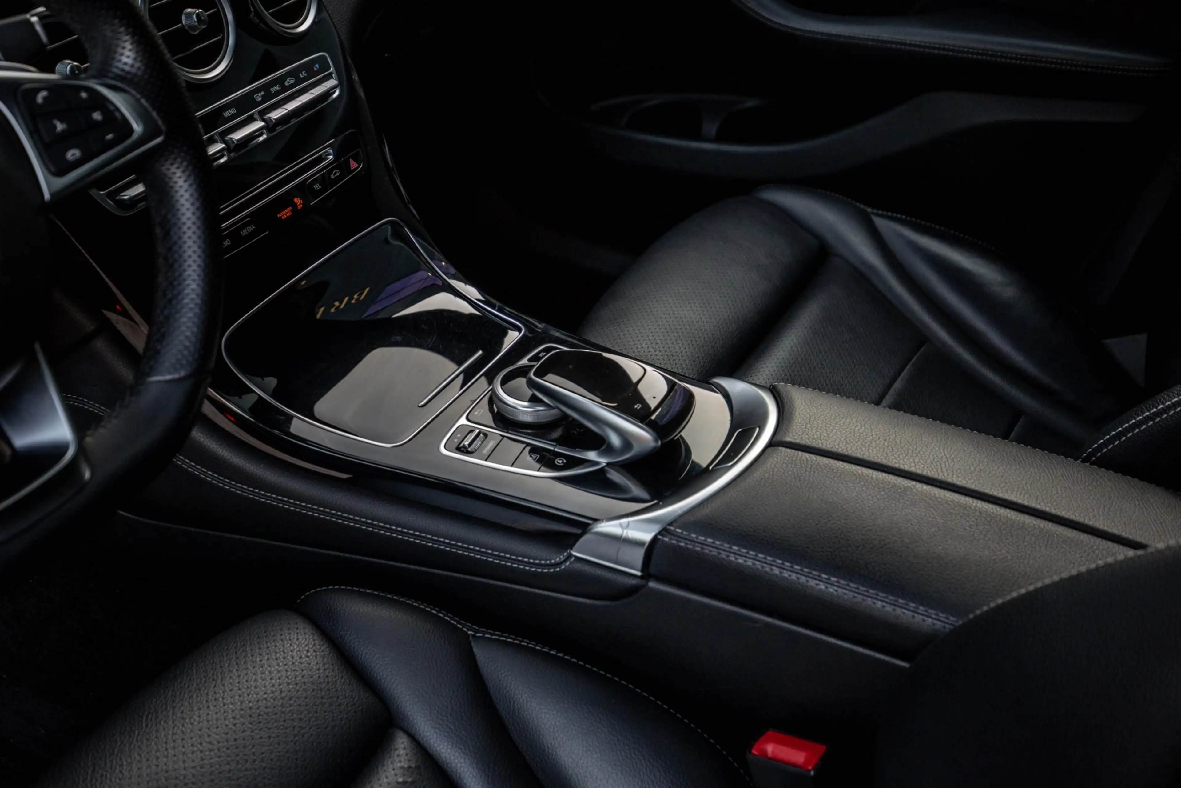 Mercedes-Benz GLC 250 4MATIC — photo 6