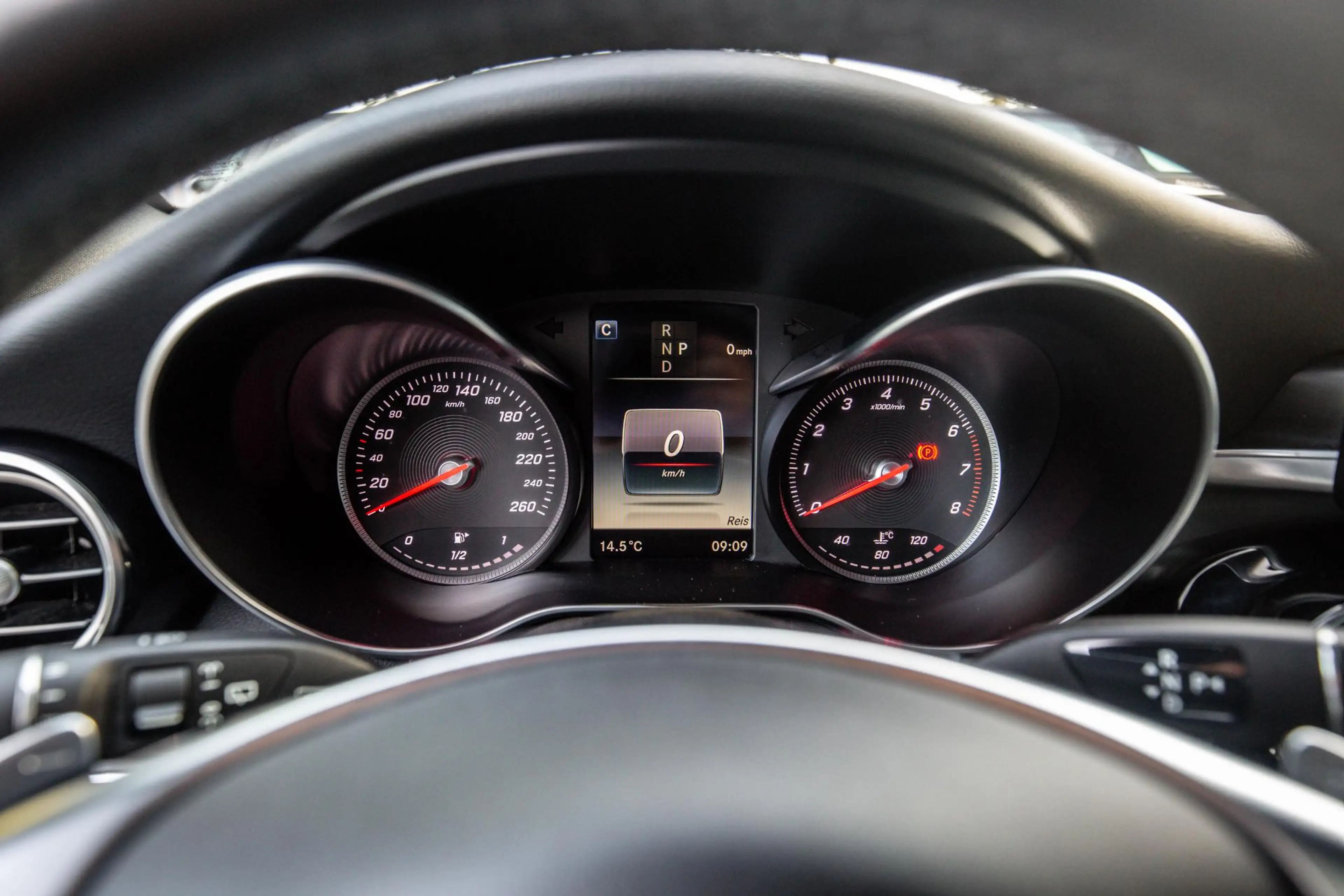 Mercedes-Benz GLC 250 4MATIC — photo 18