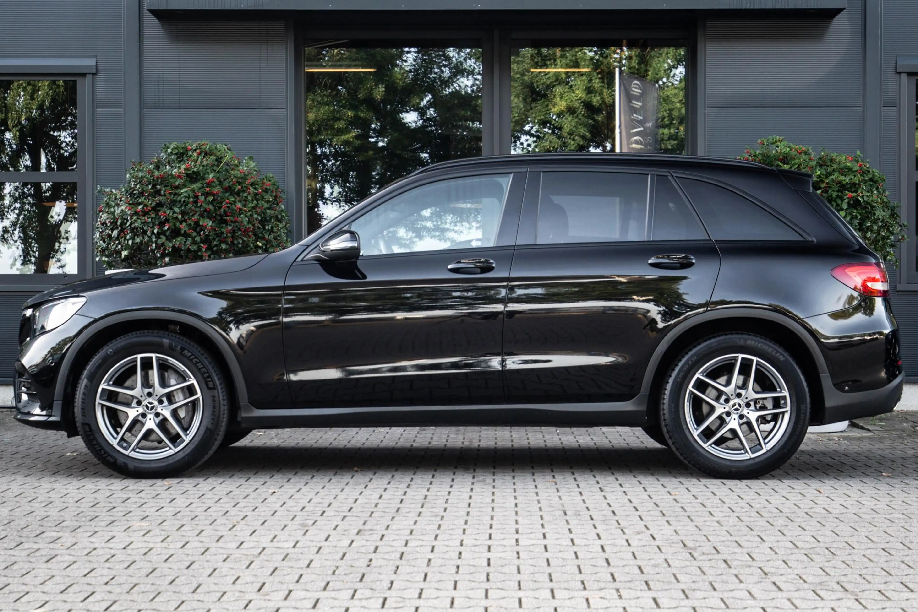 Mercedes-Benz GLC 250 4MATIC — photo 3