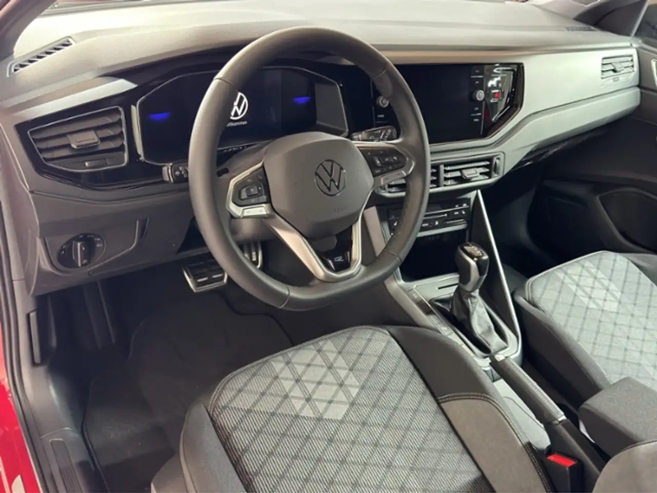 Volkswagen Taigo 1,0 l TSI 85 kW (116 PS) DSG R-Line 7