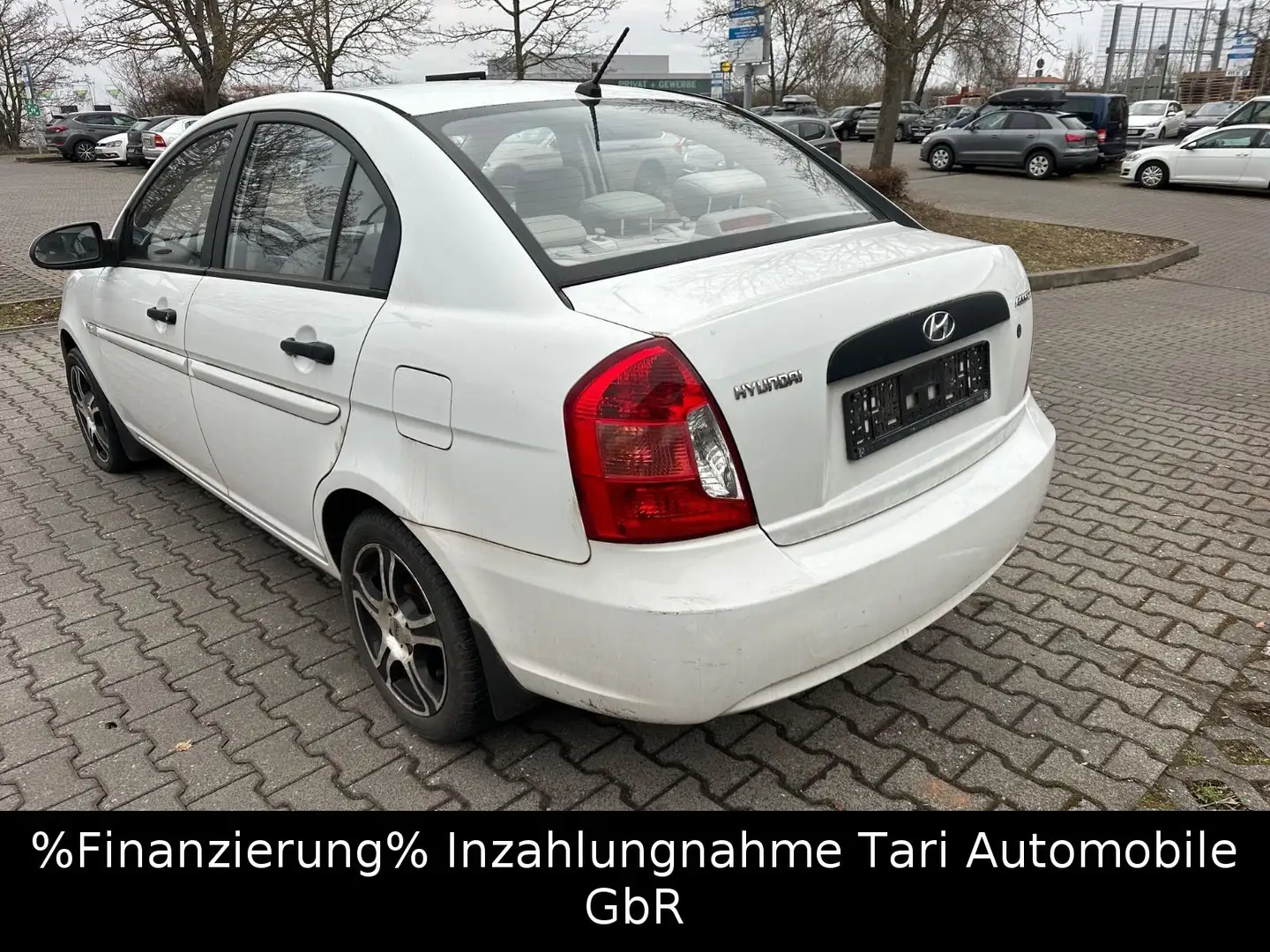 Hyundai ACCENT 1.4 GL 5-türer Klima, Radio-CD, 15" Alu's Weiß - 1
