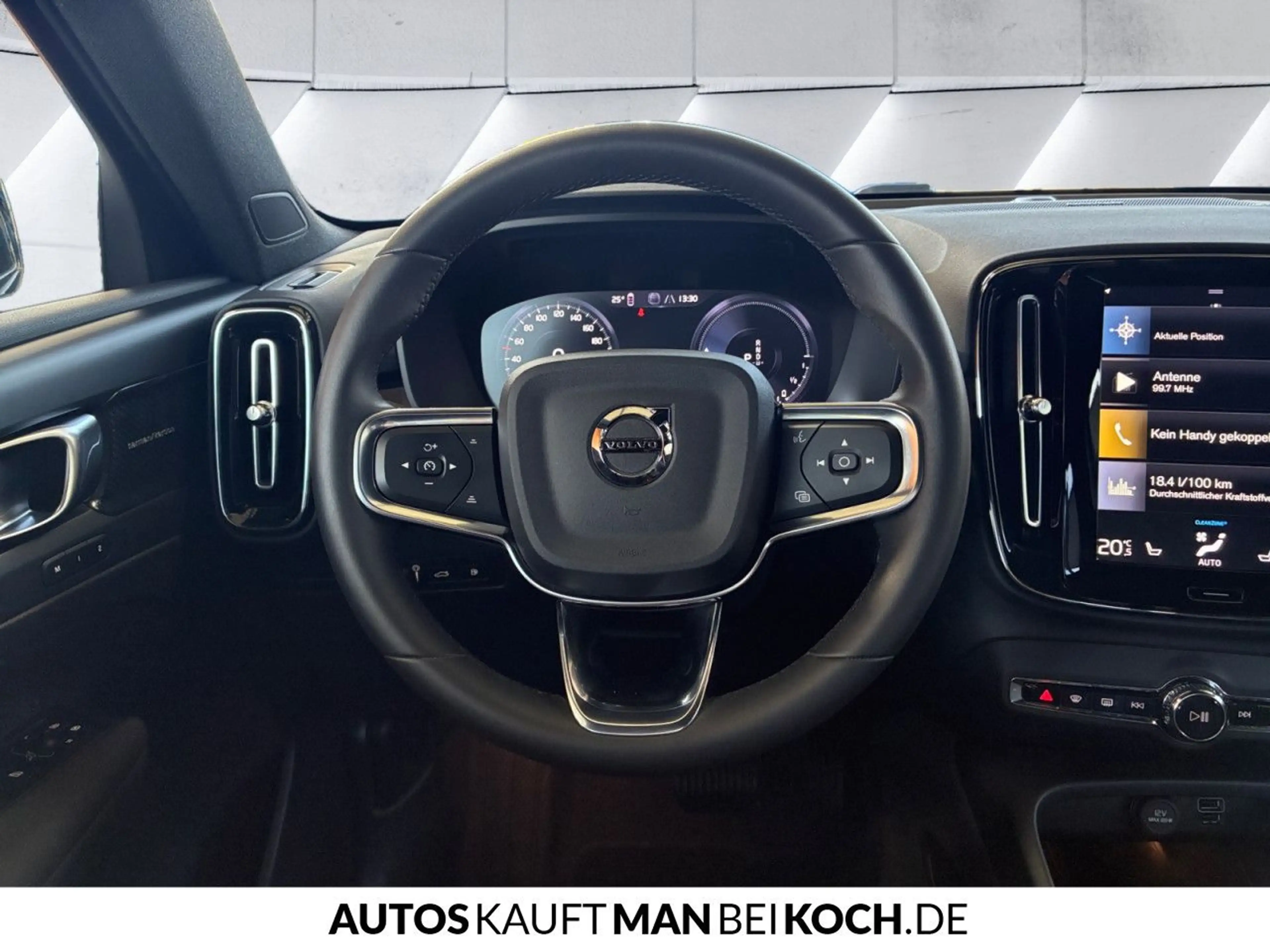 Volvo XC40 T5 Recharge Plus Dark ACC FHZ H/K SHZ LHZ — photo 9