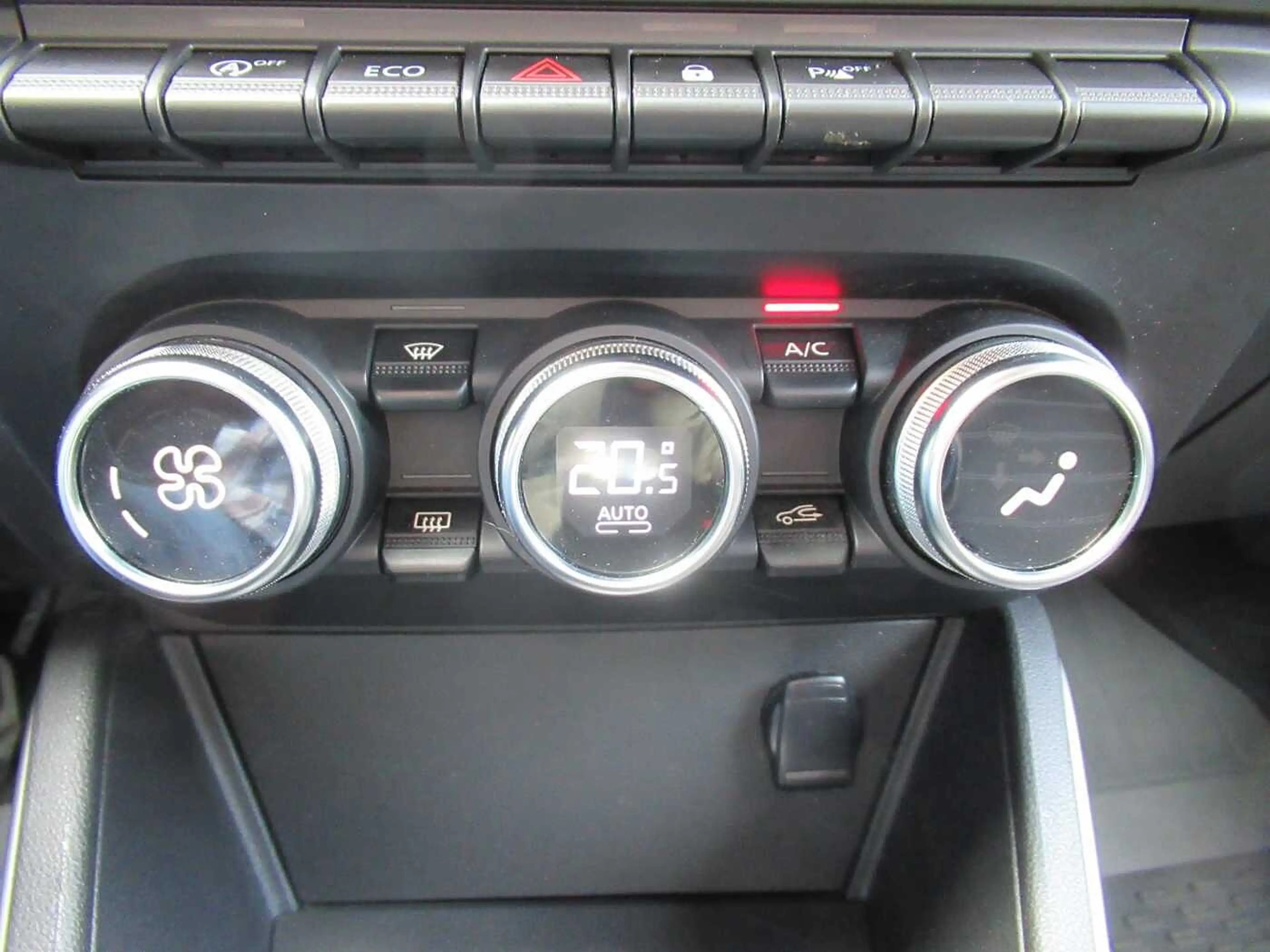 Dacia Duster TCe Prestige — photo 13
