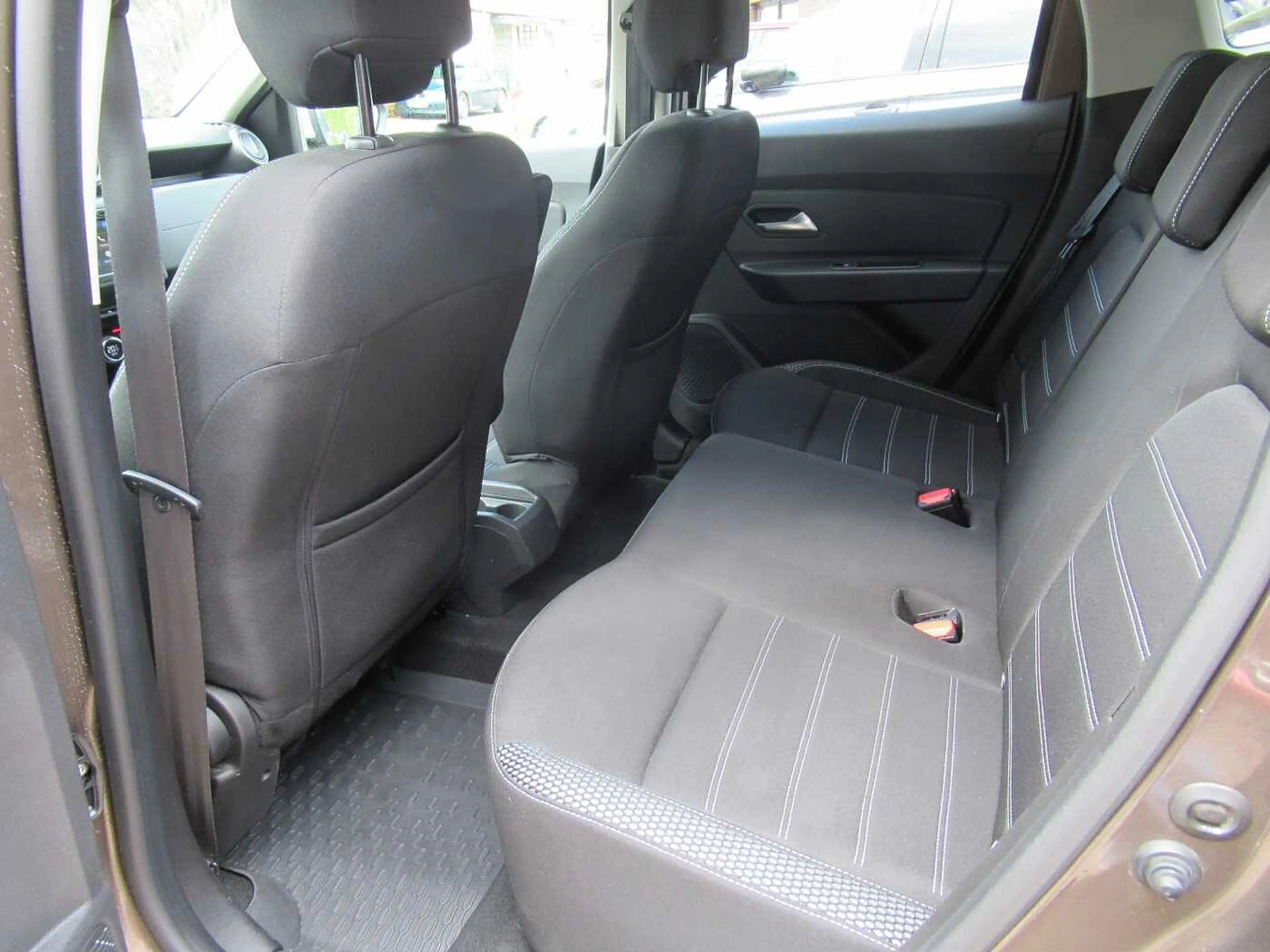 Dacia Duster TCe Prestige — photo 8
