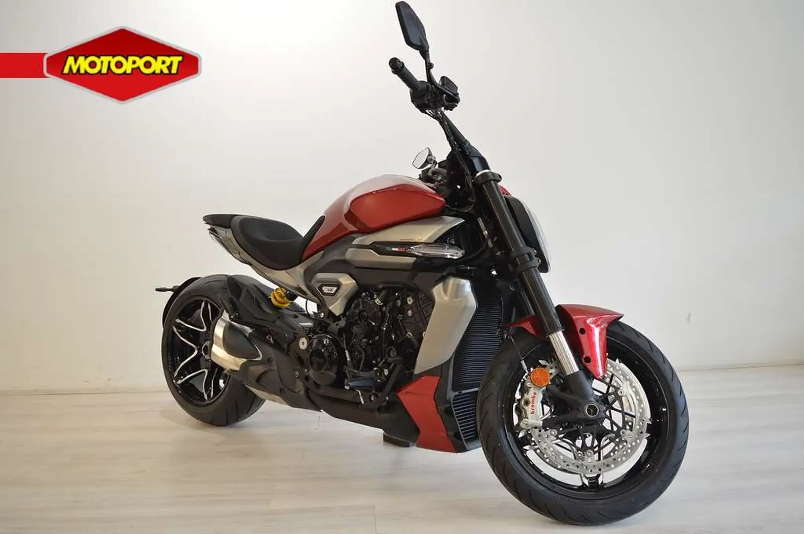 Ducati XDiavel V4 Roşu - 2