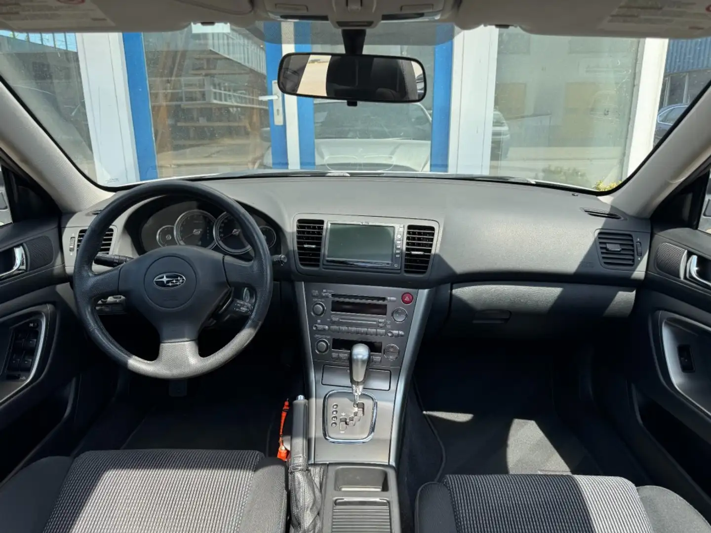 Subaru Legacy 2.5i Outback I Automaat I Trekhaak I Panoramadak I Grau - 2