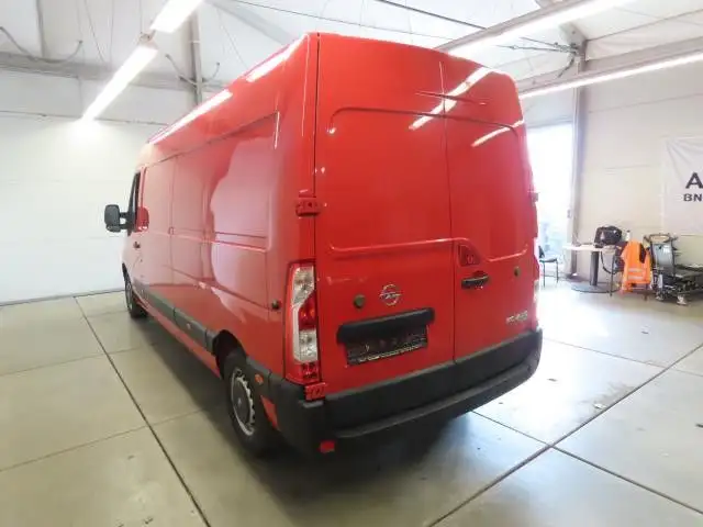 Opel Movano view 3