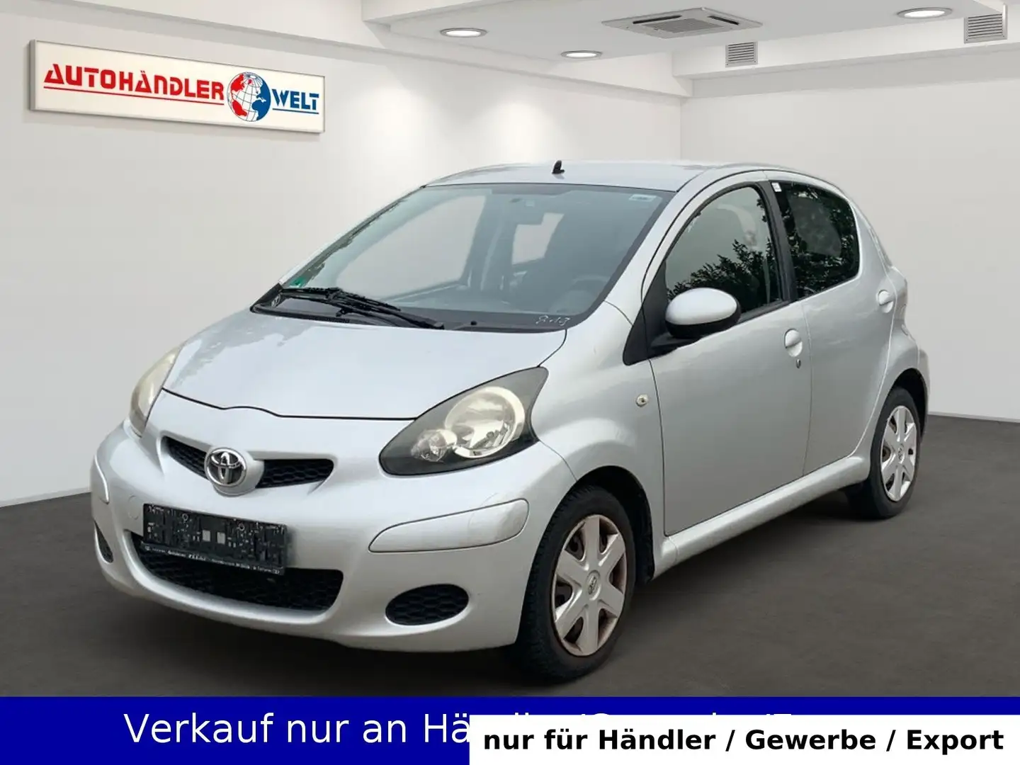 Toyota Aygo 1.0 5-trg. Cool Silber - 1