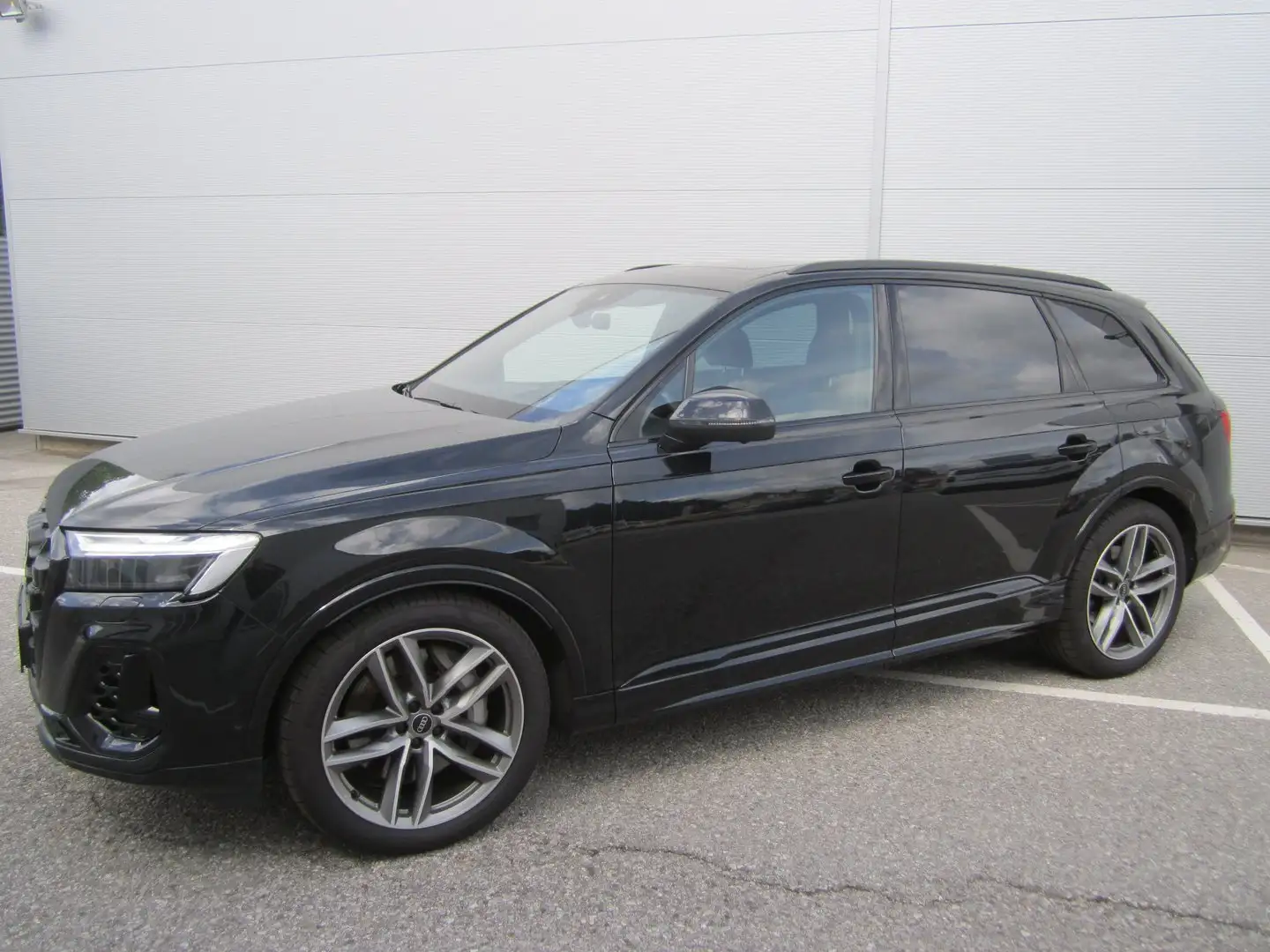 Audi Q7 55 TFSI e quattro S line 290 kW Schwarz - 2