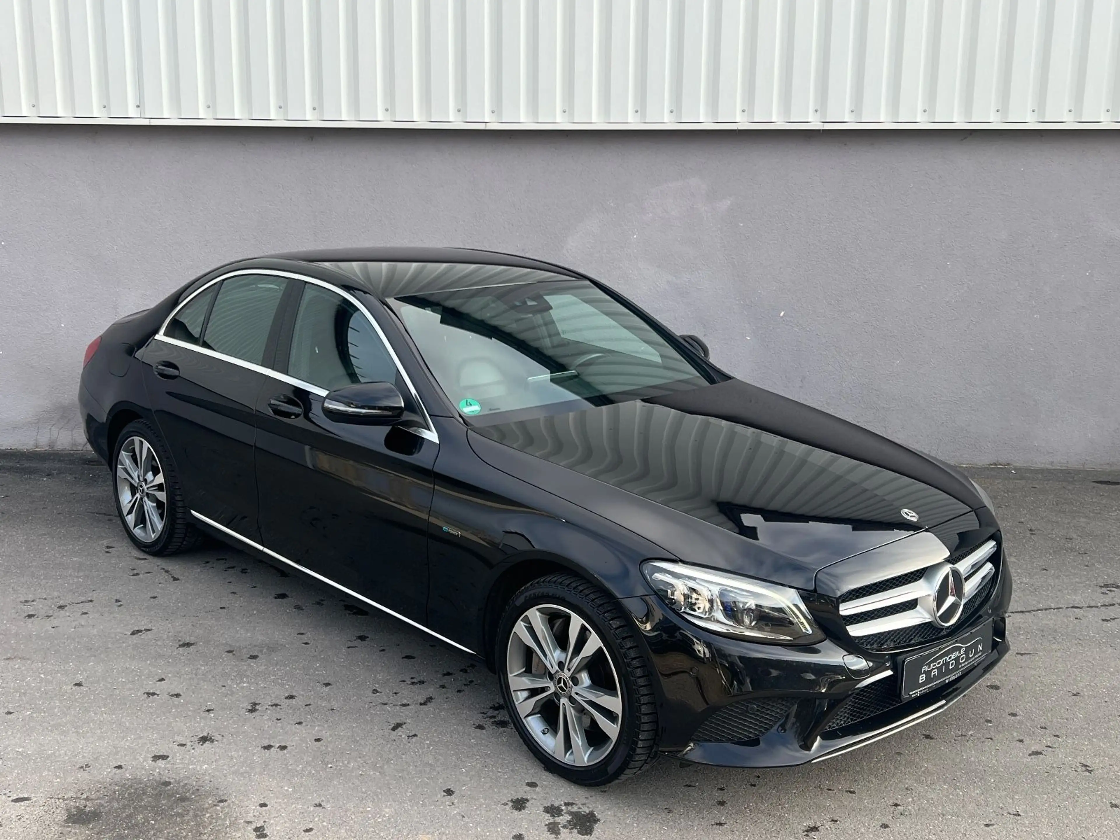 Mercedes-Benz C 300 Limousine *TÜVNEU*LEDER*LED*NAVI* — photo 6