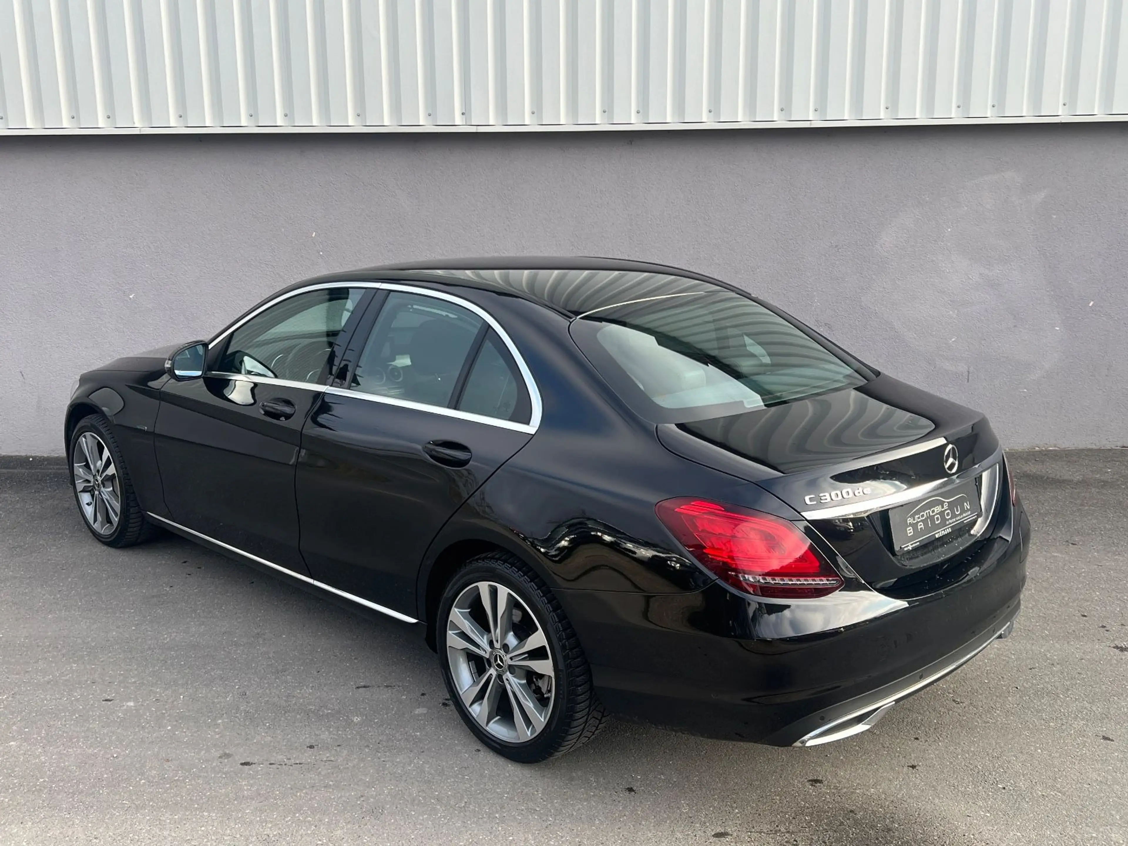 Mercedes-Benz C 300 Limousine *TÜVNEU*LEDER*LED*NAVI* — photo 8