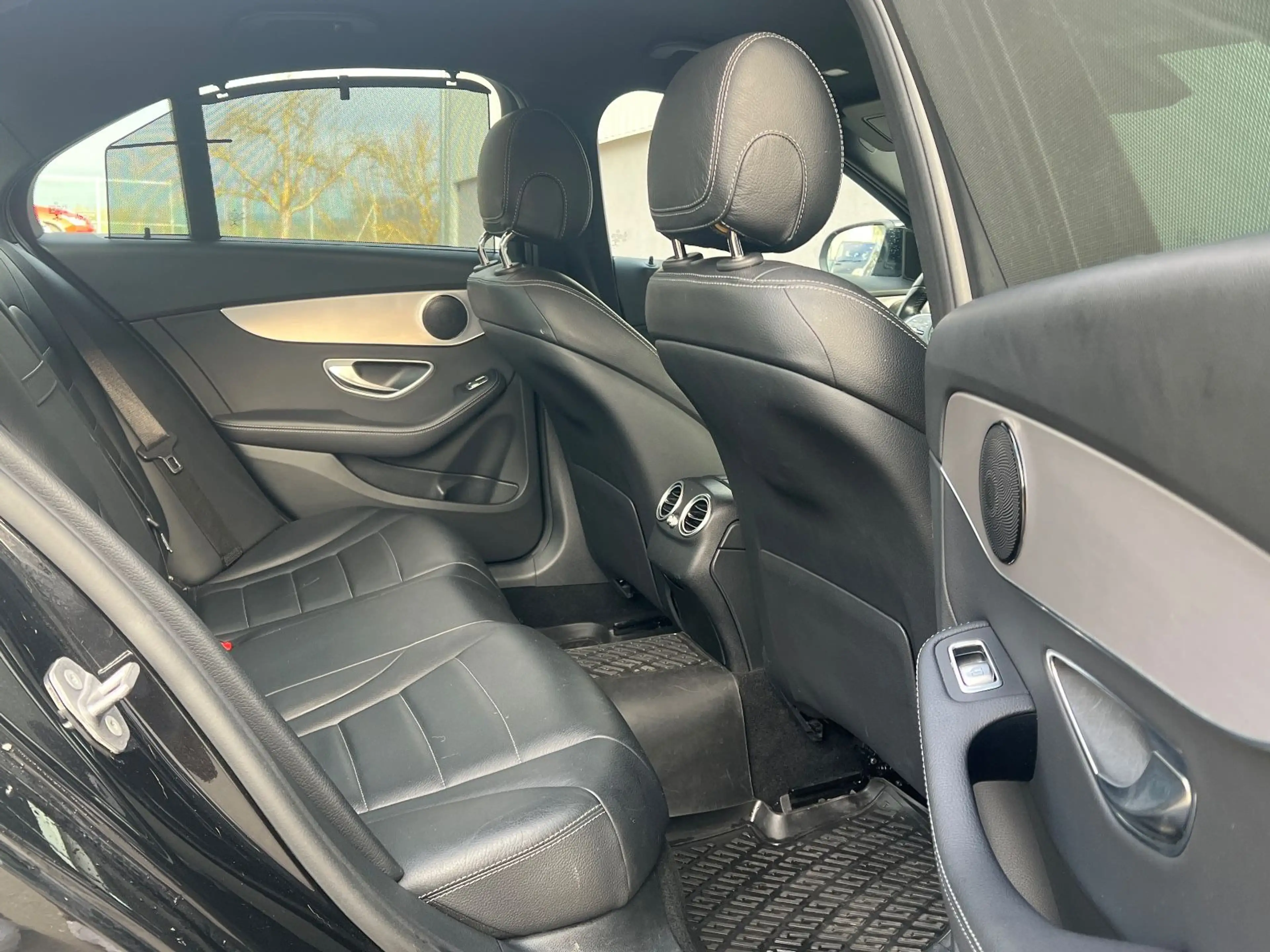 Mercedes-Benz C 300 Limousine *TÜVNEU*LEDER*LED*NAVI* — photo 15