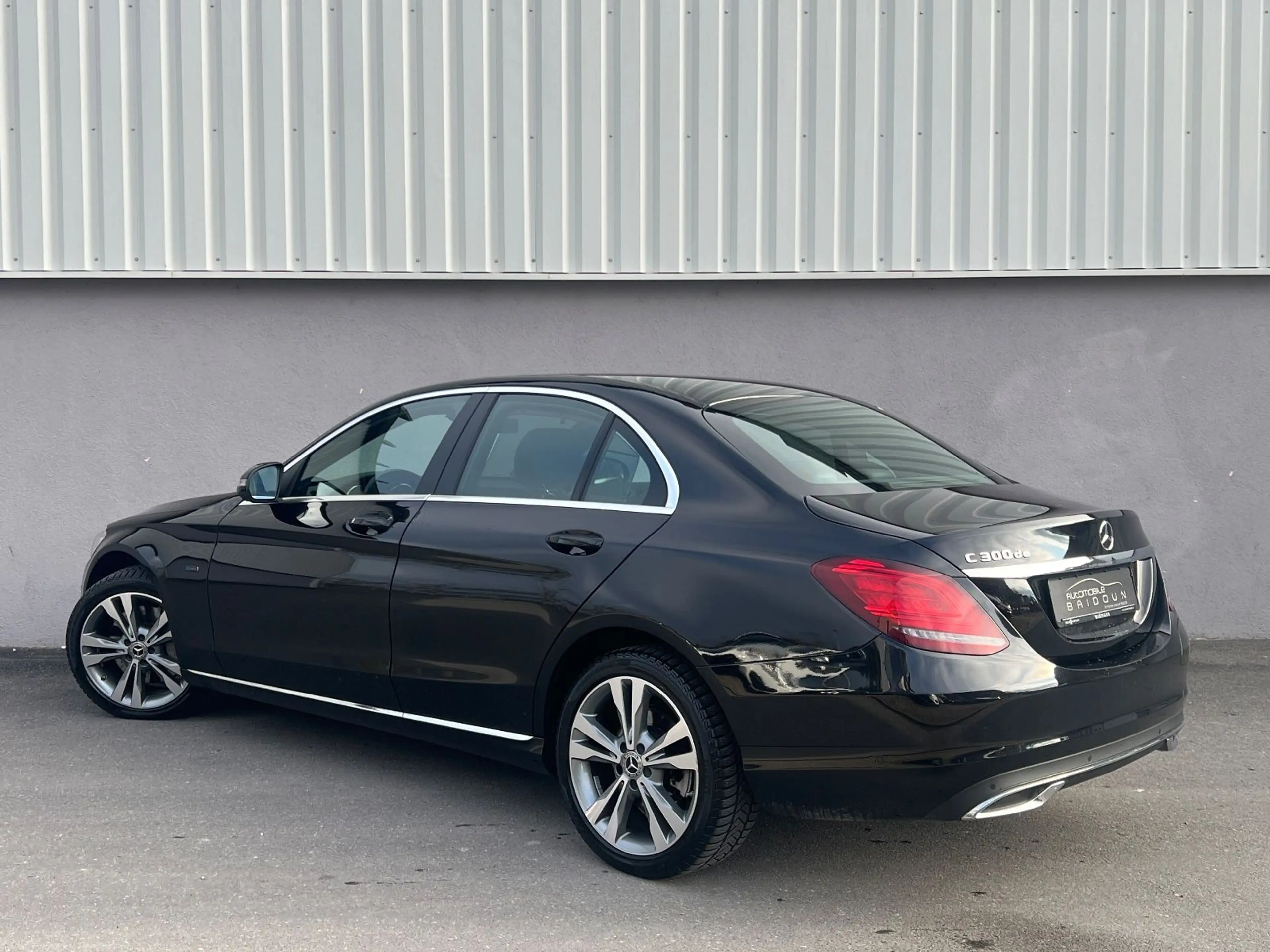 Mercedes-Benz C 300 Limousine *TÜVNEU*LEDER*LED*NAVI* — photo 4