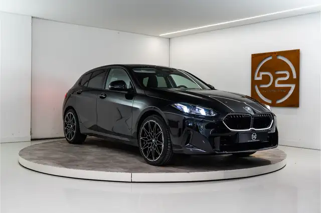 BMW 1 Series view 7