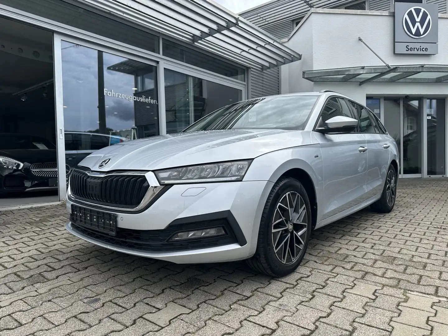 Skoda Octavia Combi 1.0TSI FIRST EDITION*VC*LED*NAVI*AHK Argent - 1