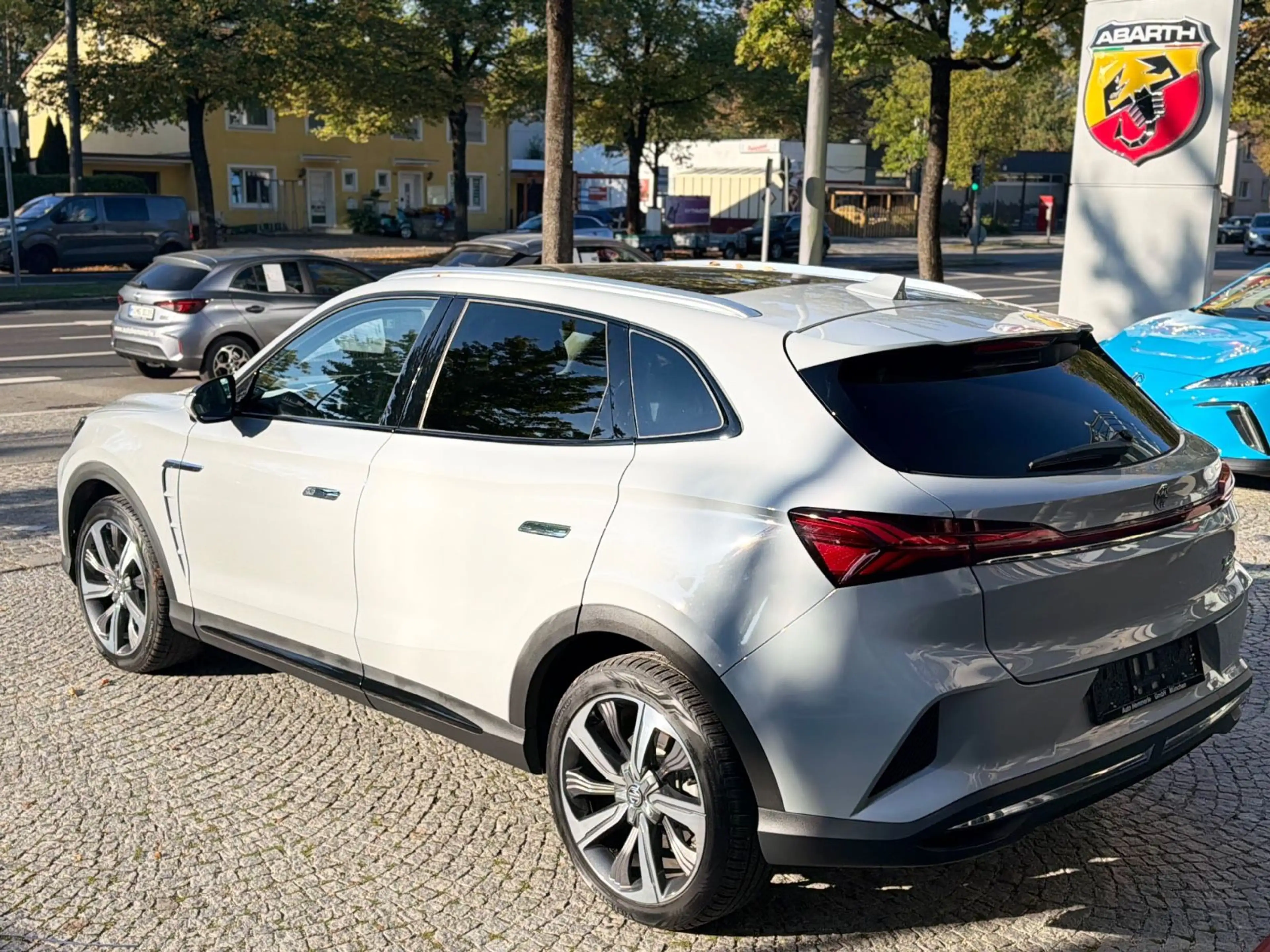 MG Marvel R Luxury *verschiedene Farben verfügbar* — photo 8