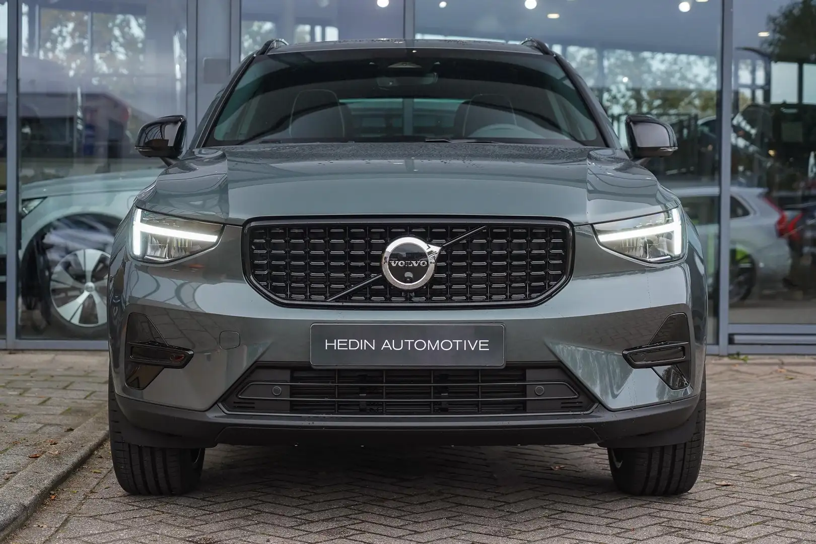 Volvo XC40 2.0 B4 Plus Dark | Stuur & Stoelverwarming | Pilot - 2
