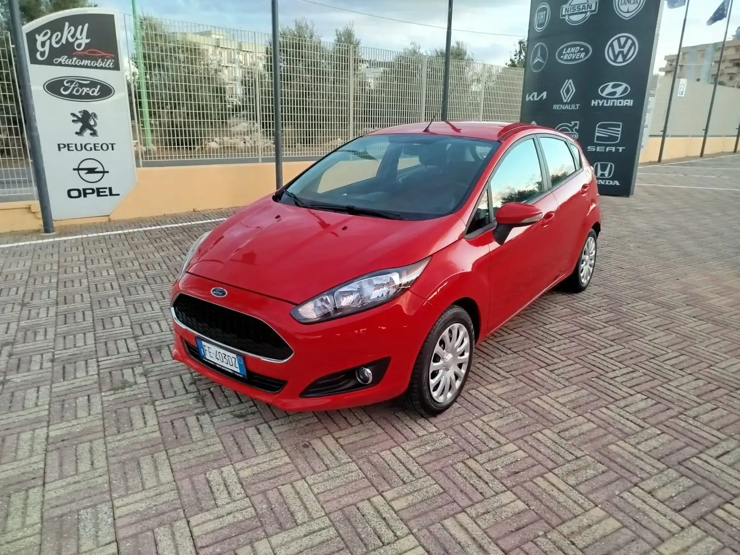 Ford Fiesta 1.5 TDCi 75CV 5 porte Business Rosso - 2