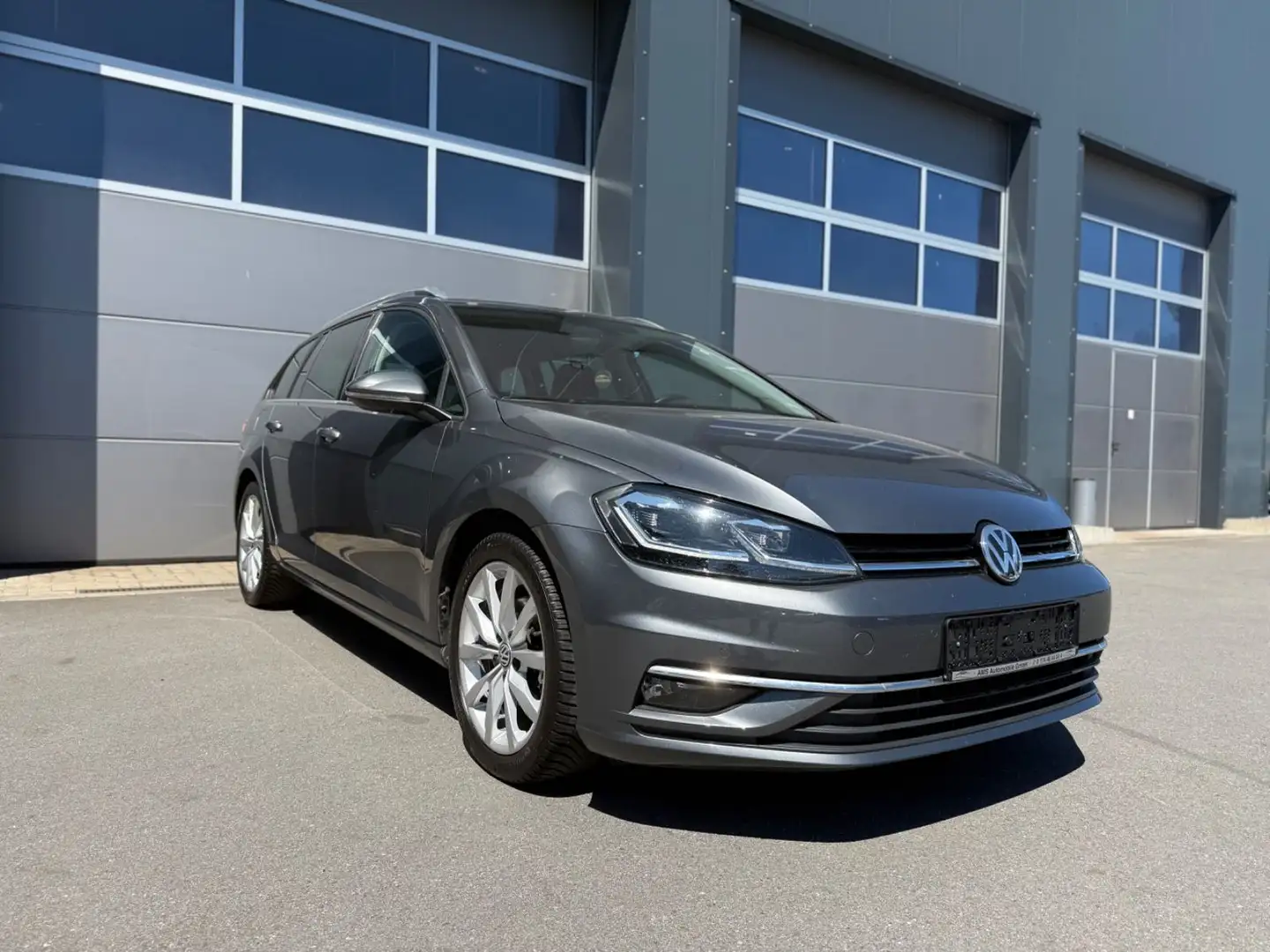 Volkswagen Golf VII Variant 1.4TFSI Highline,LED,Dig.Tacho Grau - 1