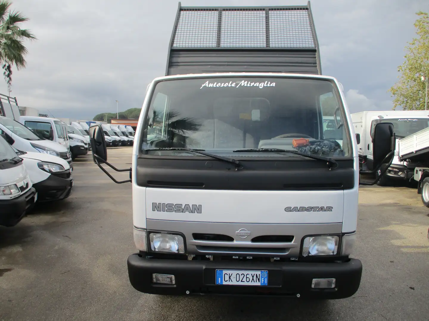 Nissan Cabstar 3000 120CV RIBALTABILE TRILATERALE **PERFETTO** Weiß - 2