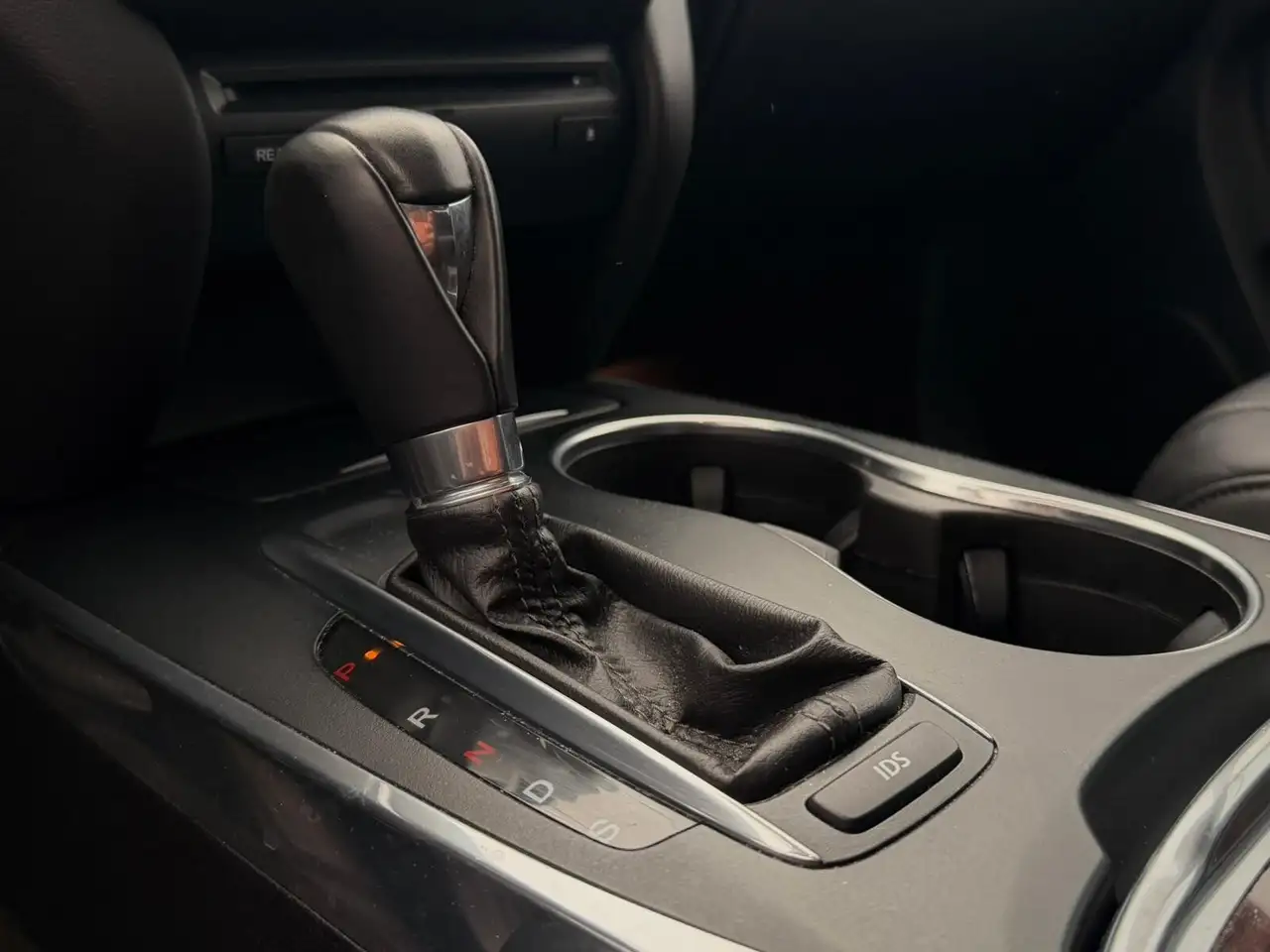 Acura MDX снимка Acura MDX