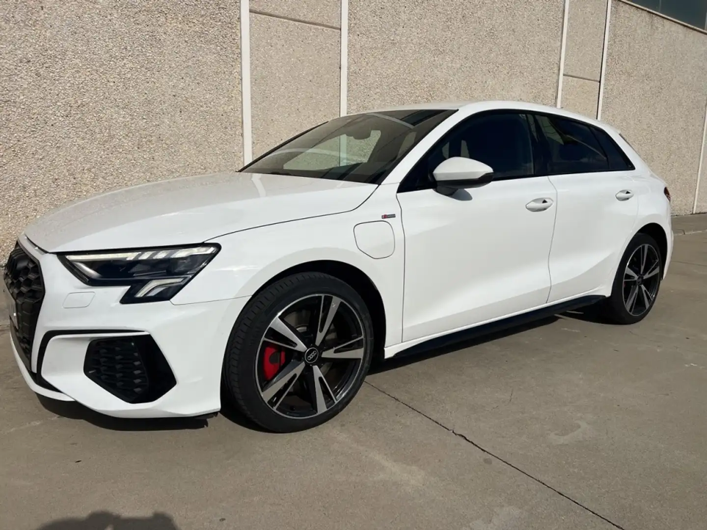 Audi A3 Pequeño Automático de 5 Puertas Blanco - 2