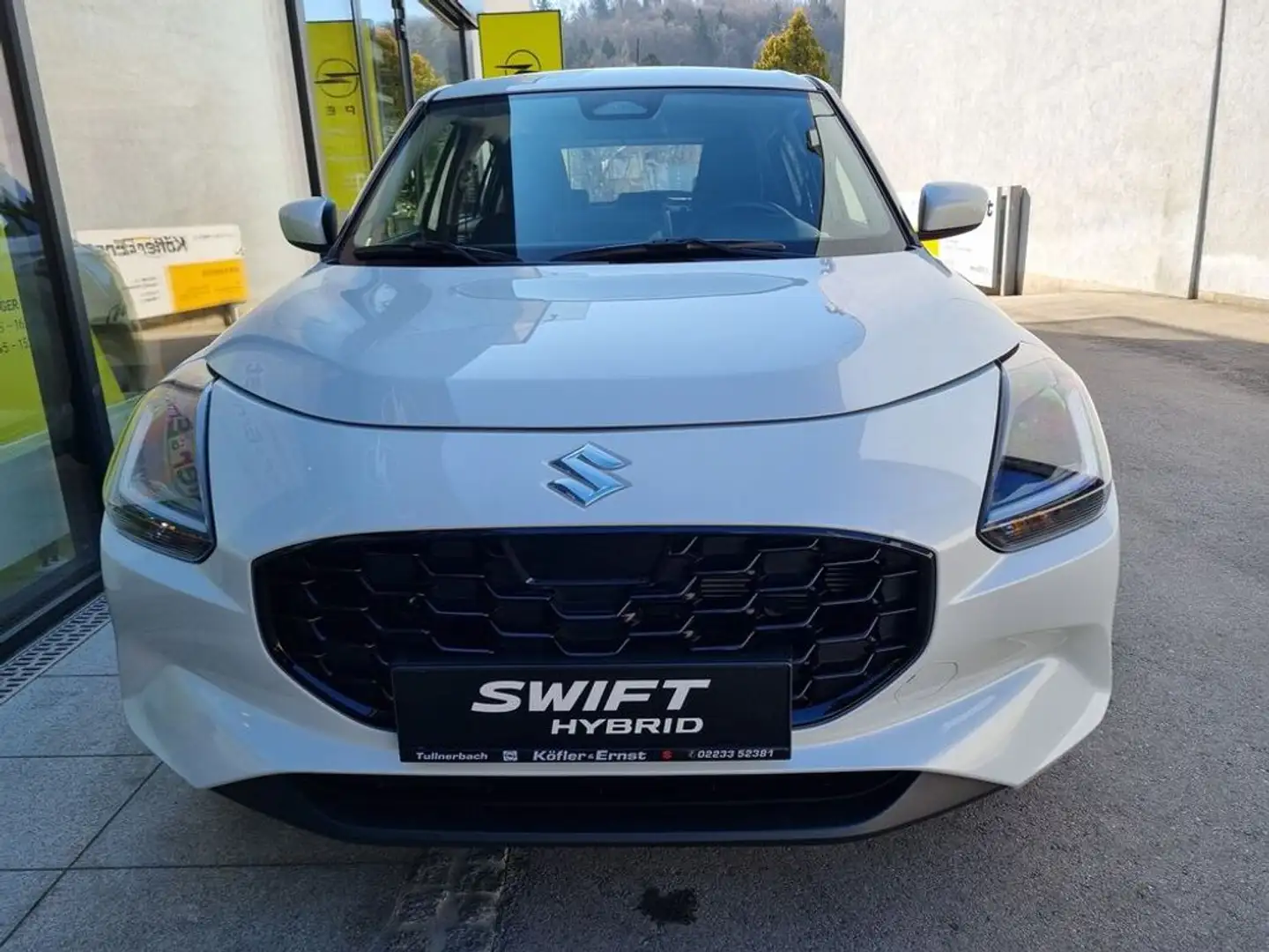 Suzuki Swift 1,2 Hybrid Clear Weiß - 2