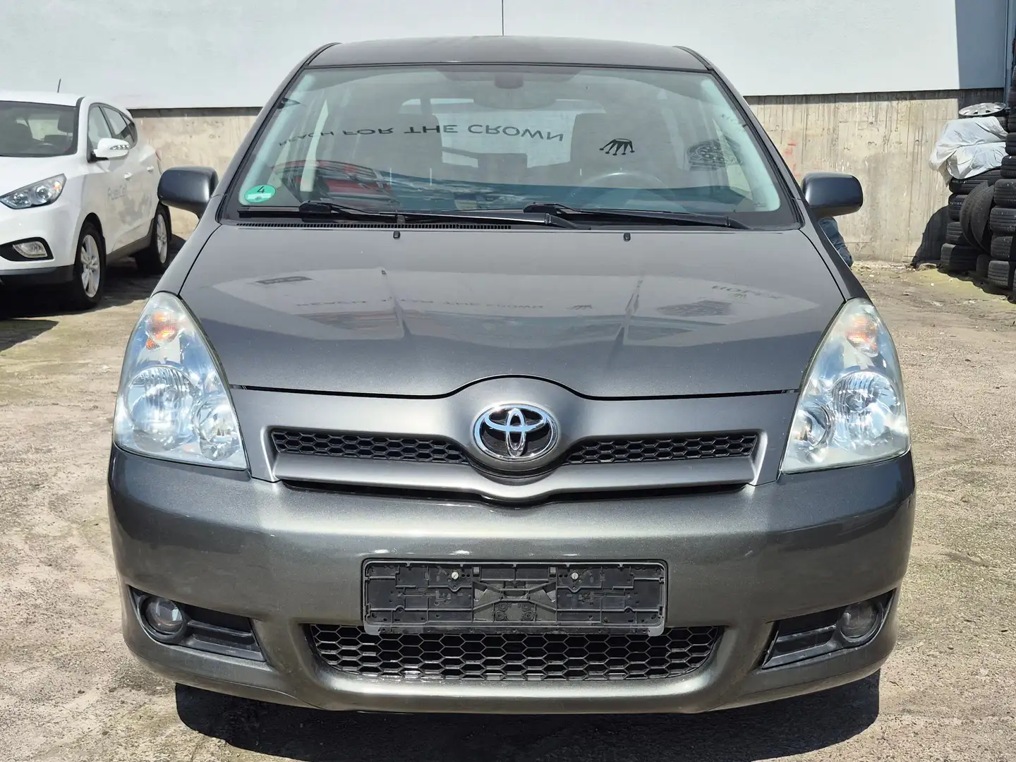 Toyota Corolla Verso 1.8 Sol*7 Sitzplätze*Automatik Getriebe* Grau - 2