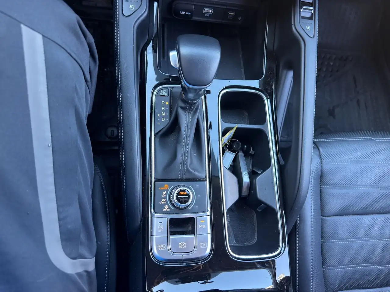 Kia Telluride снимка Kia Telluride