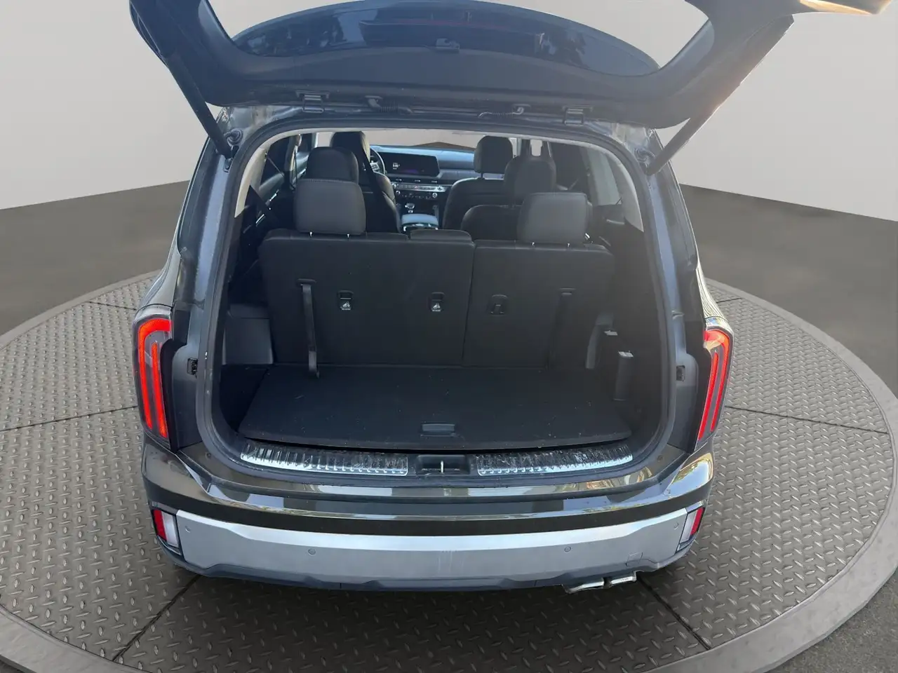 Kia Telluride снимка Kia Telluride