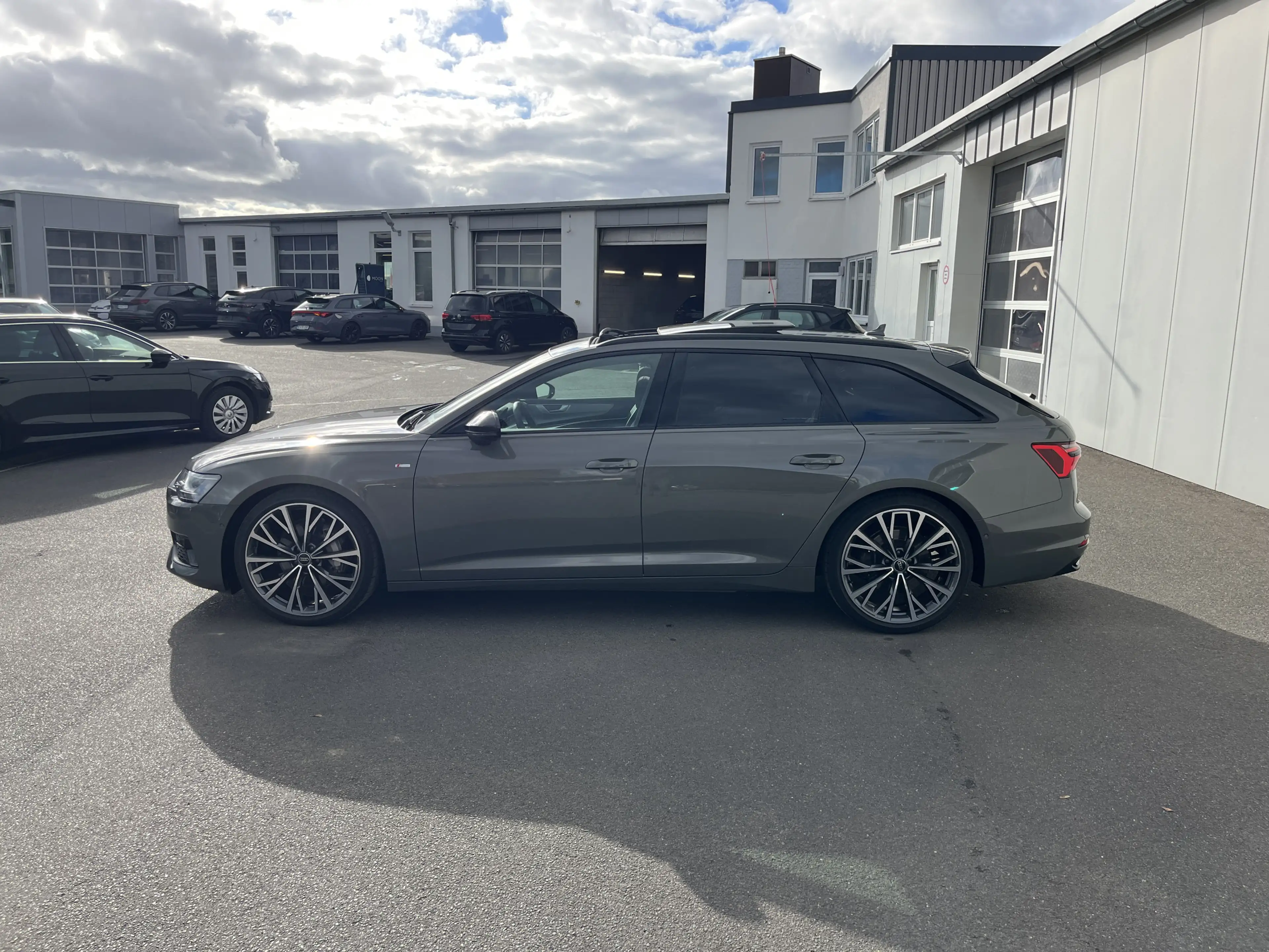 Audi A6 Avant 45 2.0 TFSI quattro S line 238€ m.20% Anz. — photo 2