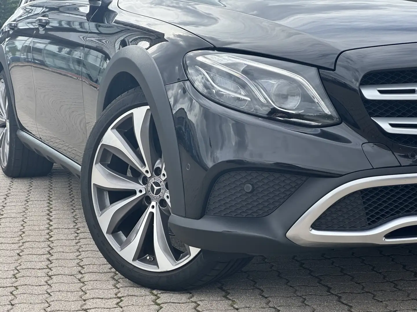 Mercedes-Benz E 220 E 220 d 4M T All-Terrain+AHK+SHD+Multibeam+360°+ Noir - 2