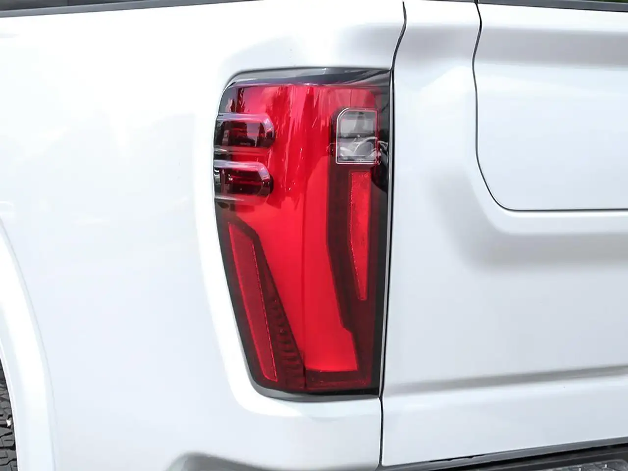 GMC Sierra 3500HD photo GMC Sierra 3500HD