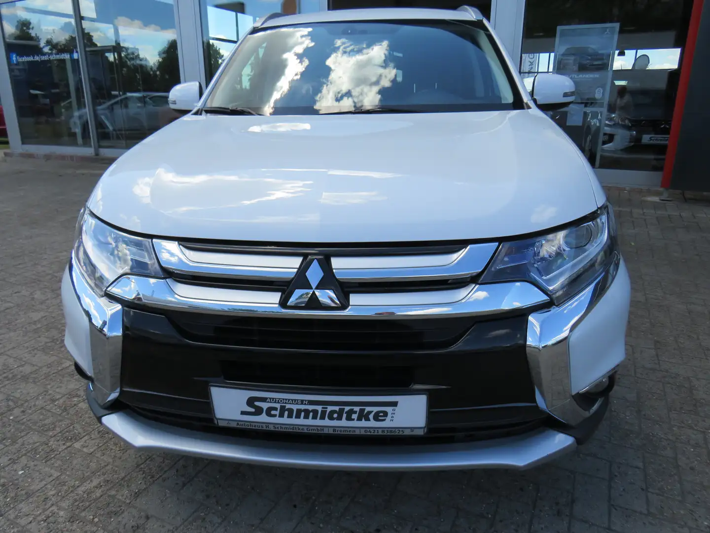 Mitsubishi Outlander Edition 100 2.0 2WD*Temp.*Kamera*Sitzhzg.*SDA Weiß - 2