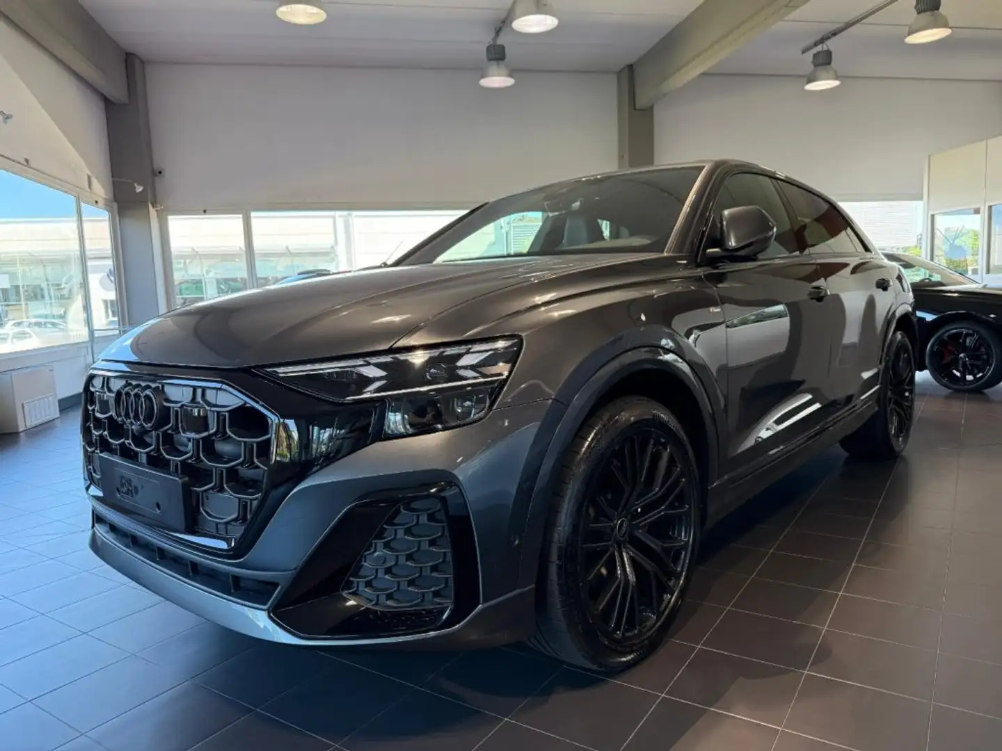 Audi Q8 50 TDI 286 CV quattro S line edition Black Pack Gris - 1