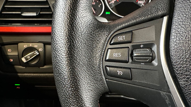 BMW 335 i Hybrid LEDER*KAMERA*XENON*TEMPOMAT — photo 14