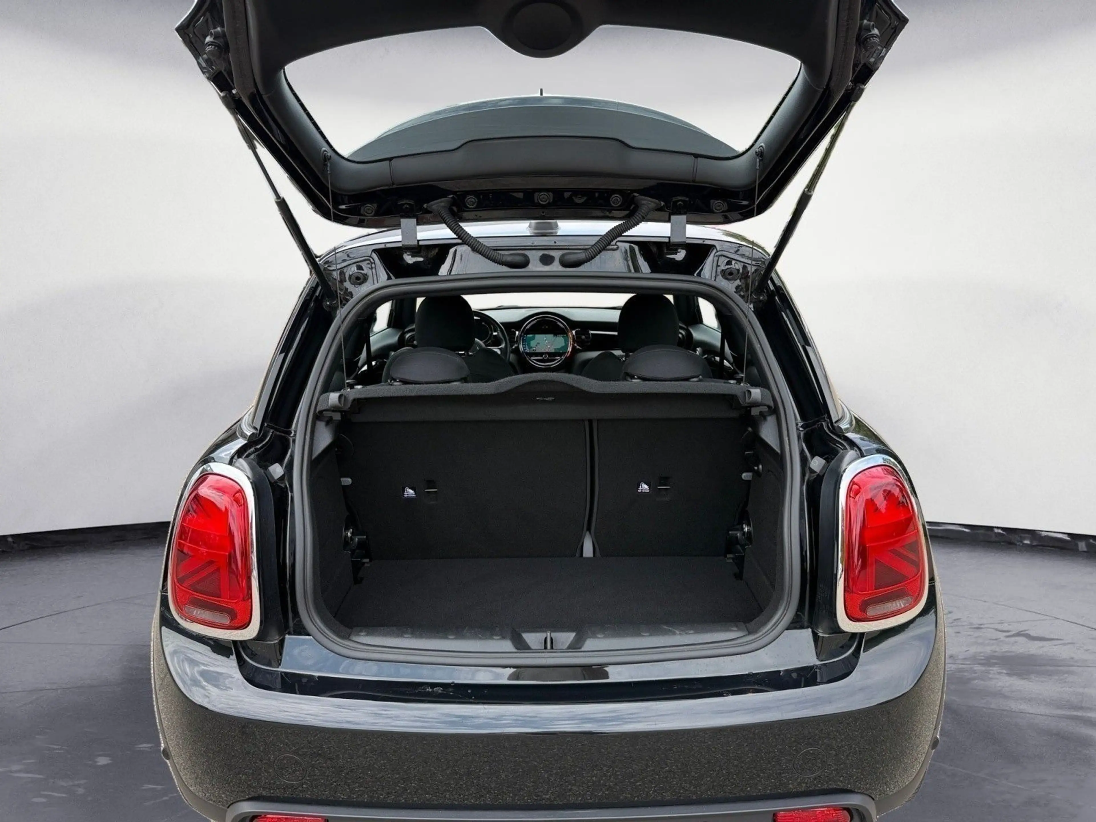 MINI Cooper SE . Classic Trim Navi Klima PDC DAB LED S — photo 15