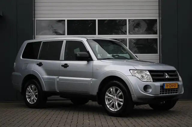 Mitsubishi Pajero 3.2 DI-D 200pk 4WD Grijskenteken Automaat Marge 33