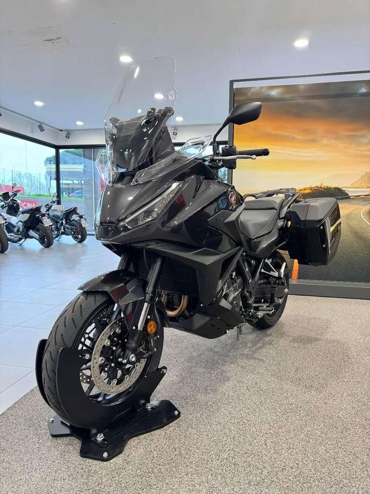 Honda NT 1100 DCT Electronic Suspension