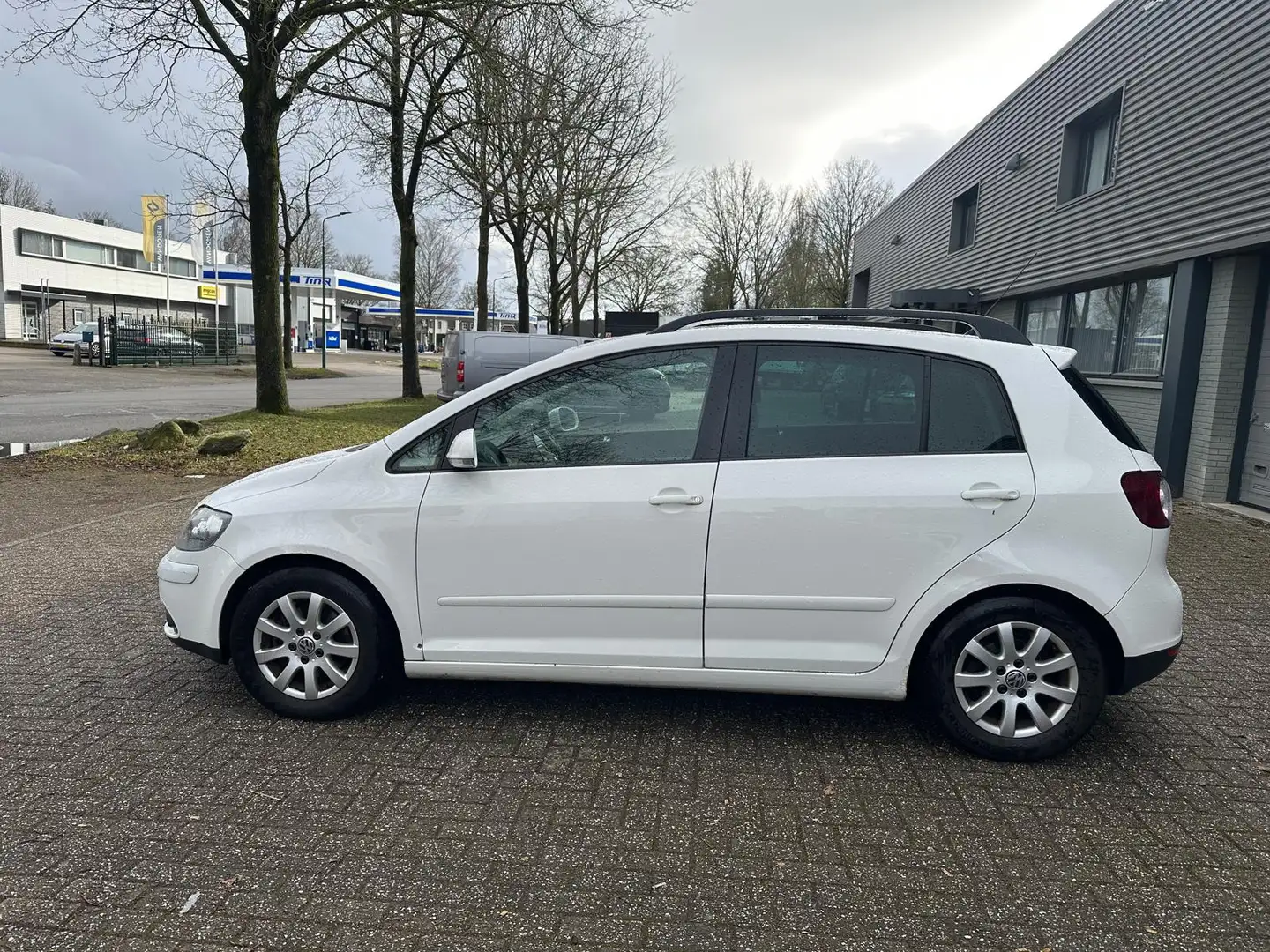 Volkswagen Golf Plus 1.9 TDI Comfortline BlueMotion Weiß - 2