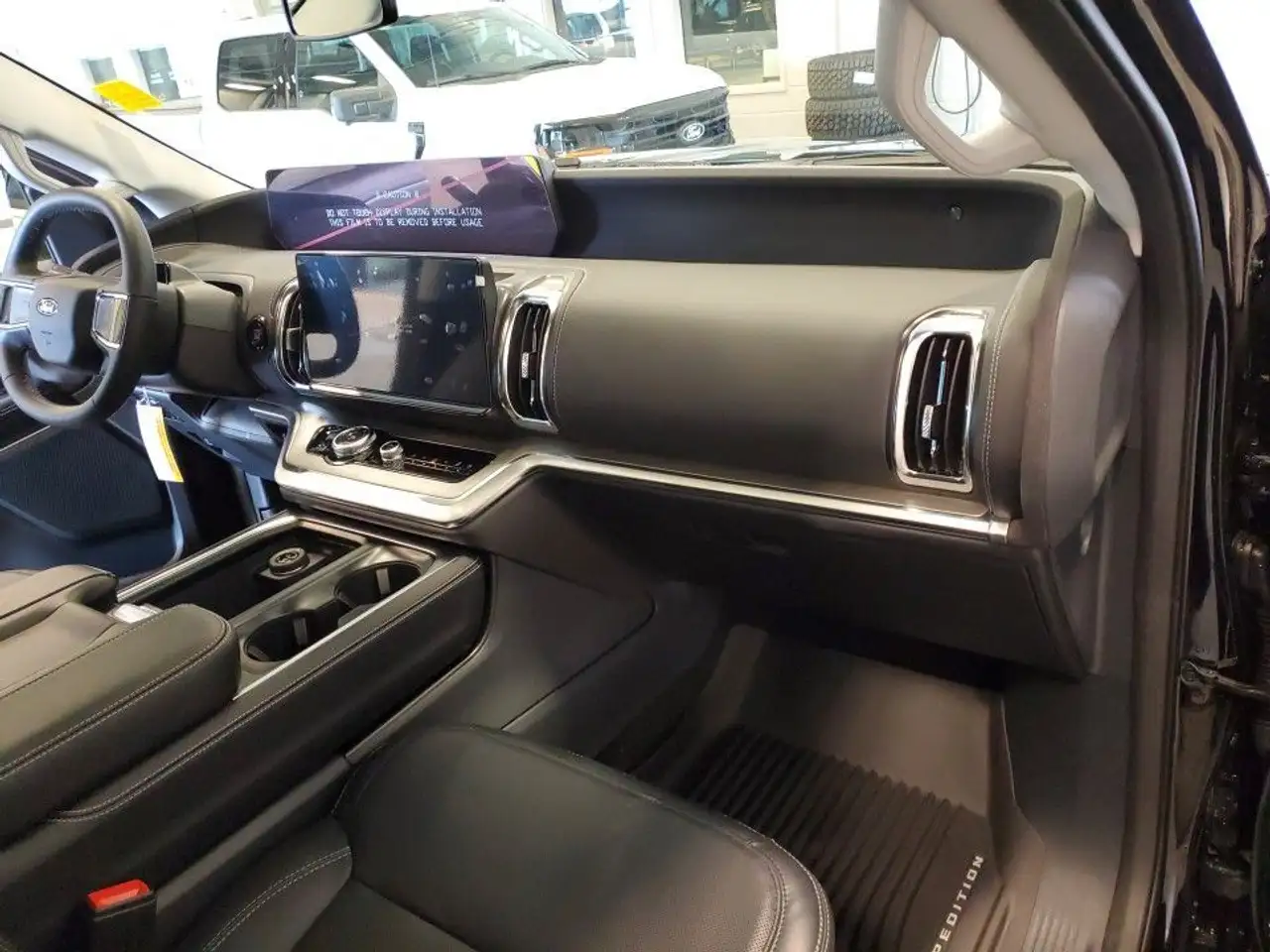 Ford Expedition снимка Ford Expedition
