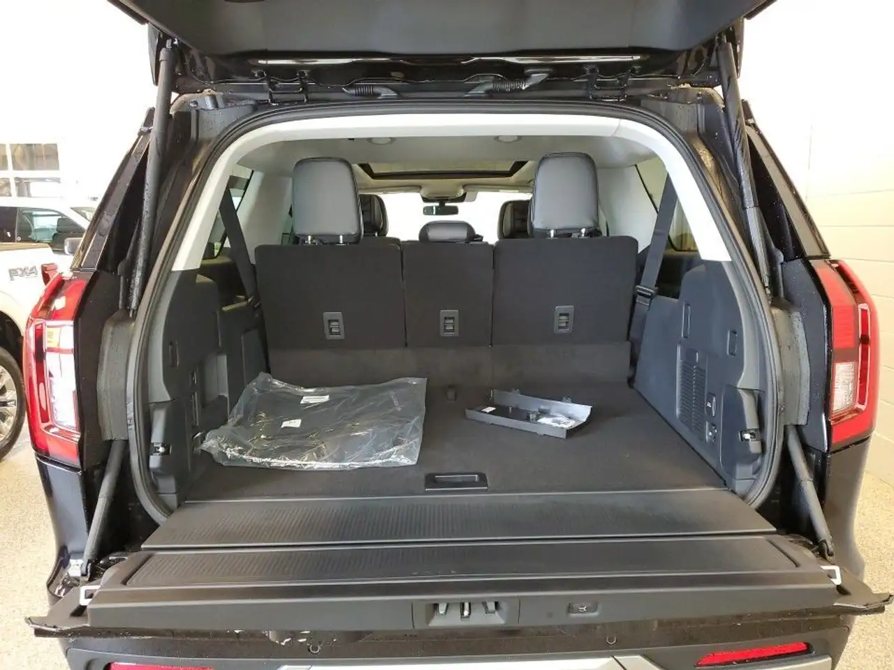 Ford Expedition снимка Ford Expedition