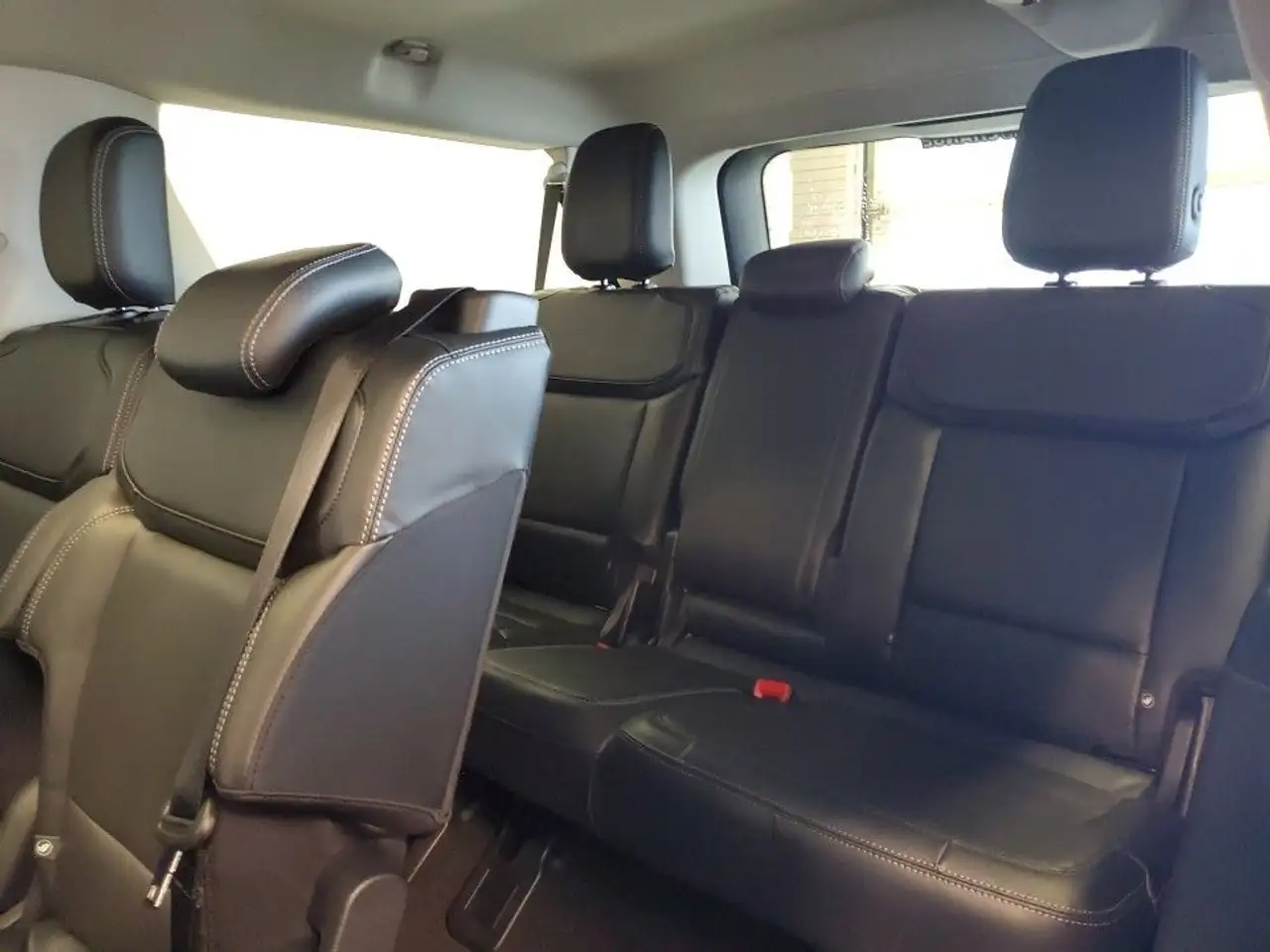Ford Expedition снимка Ford Expedition