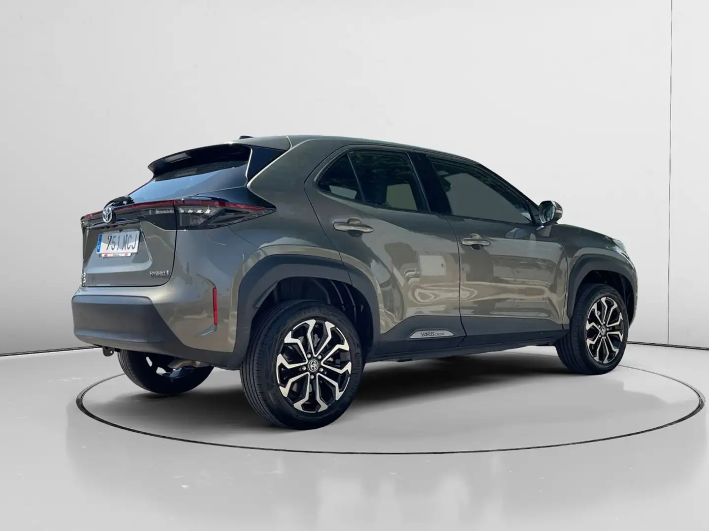 Toyota Yaris Cross Hybrid 2WD Active Tech Gris - 2